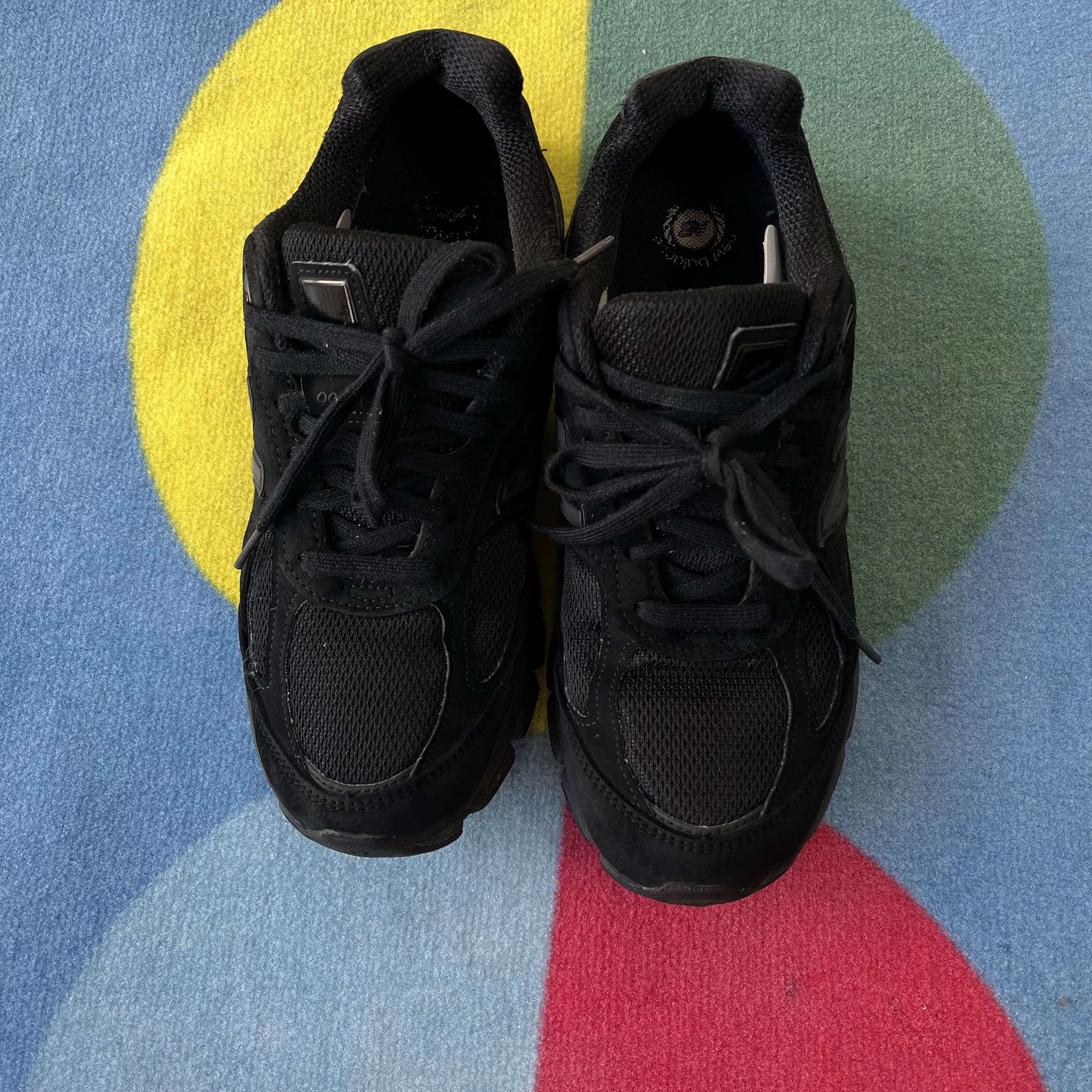 New Balance 990v5 Made in USA Triple Black - D Standard 착용 스타일 - 2