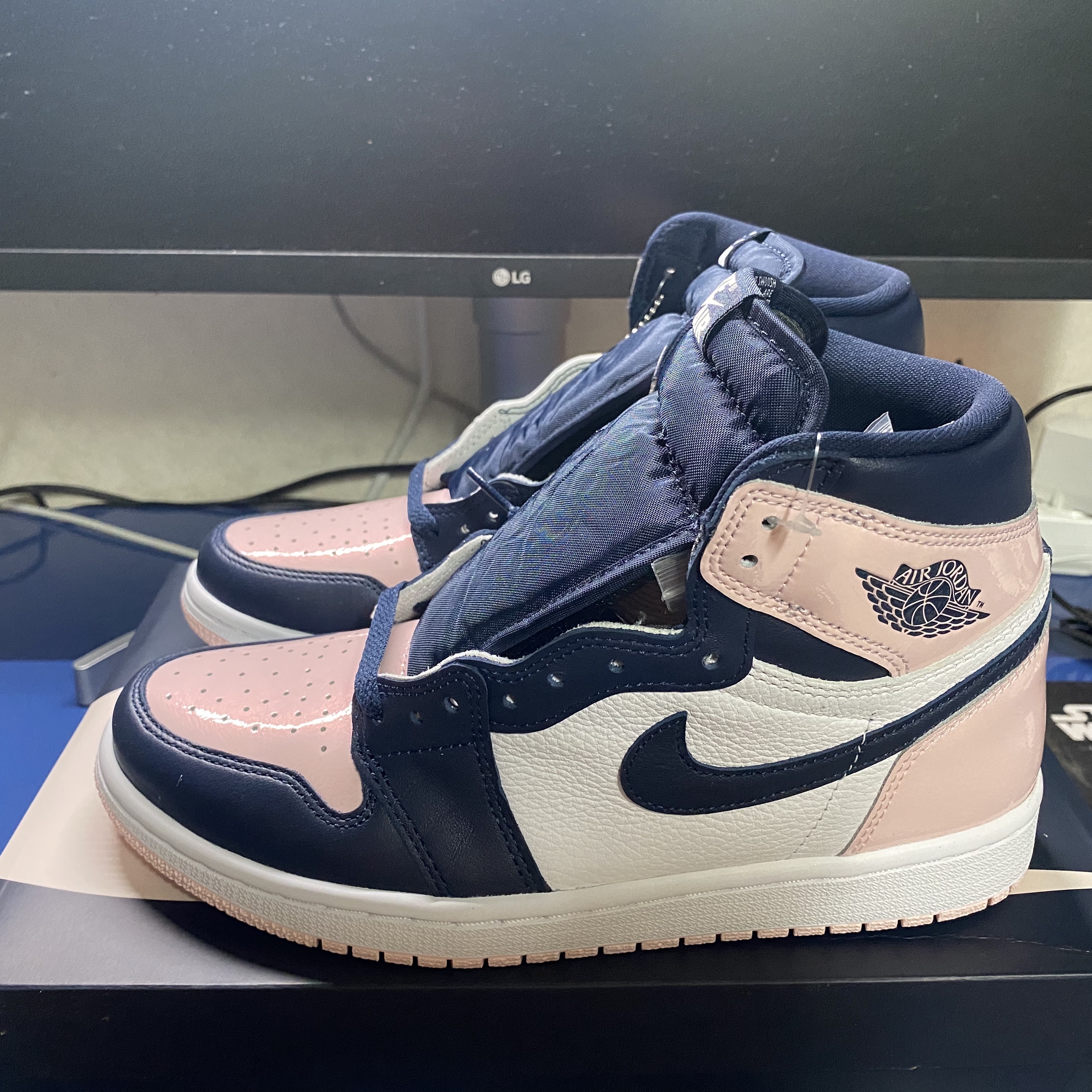 (W) Jordan 1 Retro High OG Atmosphere 착용 스타일 - 4