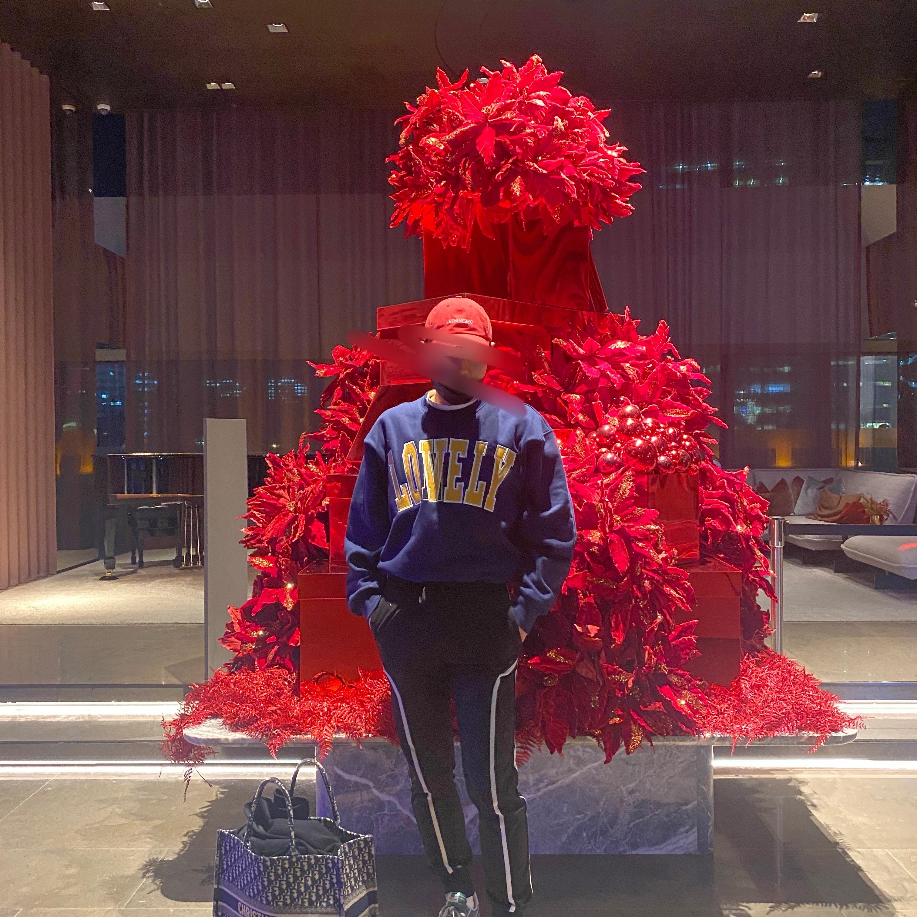 Nike x Sacai x Clot LDWaffle Cool Grey, Dior Medium Book Tote Blue Dior Oblique Embroidery 착용 스타일