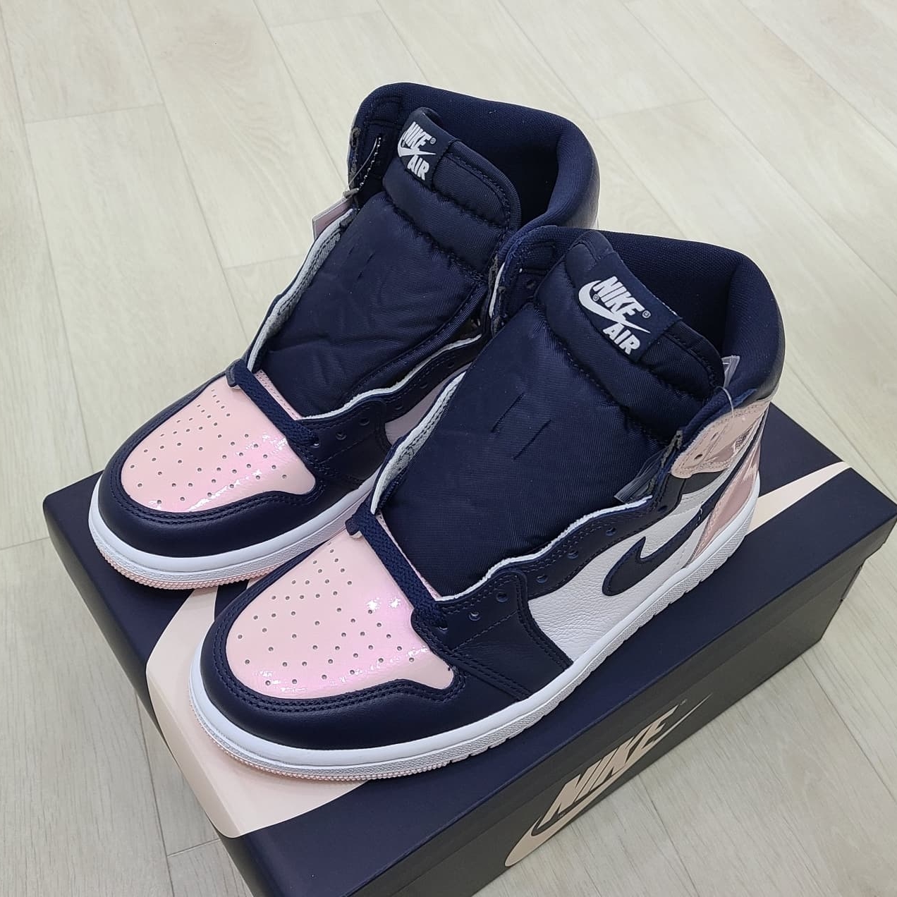 (W) Jordan 1 Retro High OG Atmosphere 착용 스타일 - 2