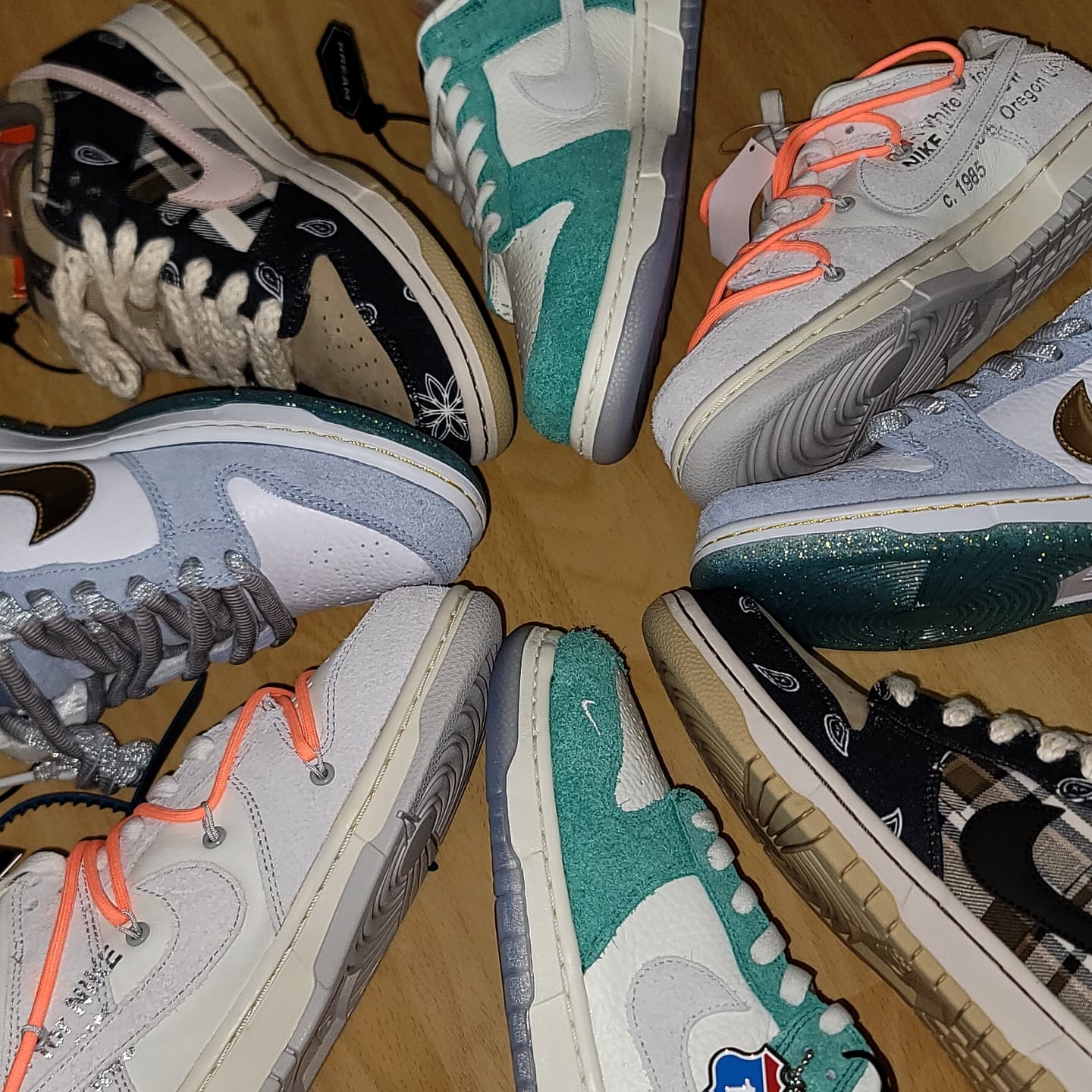 Nike x Sean Cliver SB Dunk Low Holiday Special, Nike x Off-White Dunk Low The 50 - Lot 19 착용 스타일