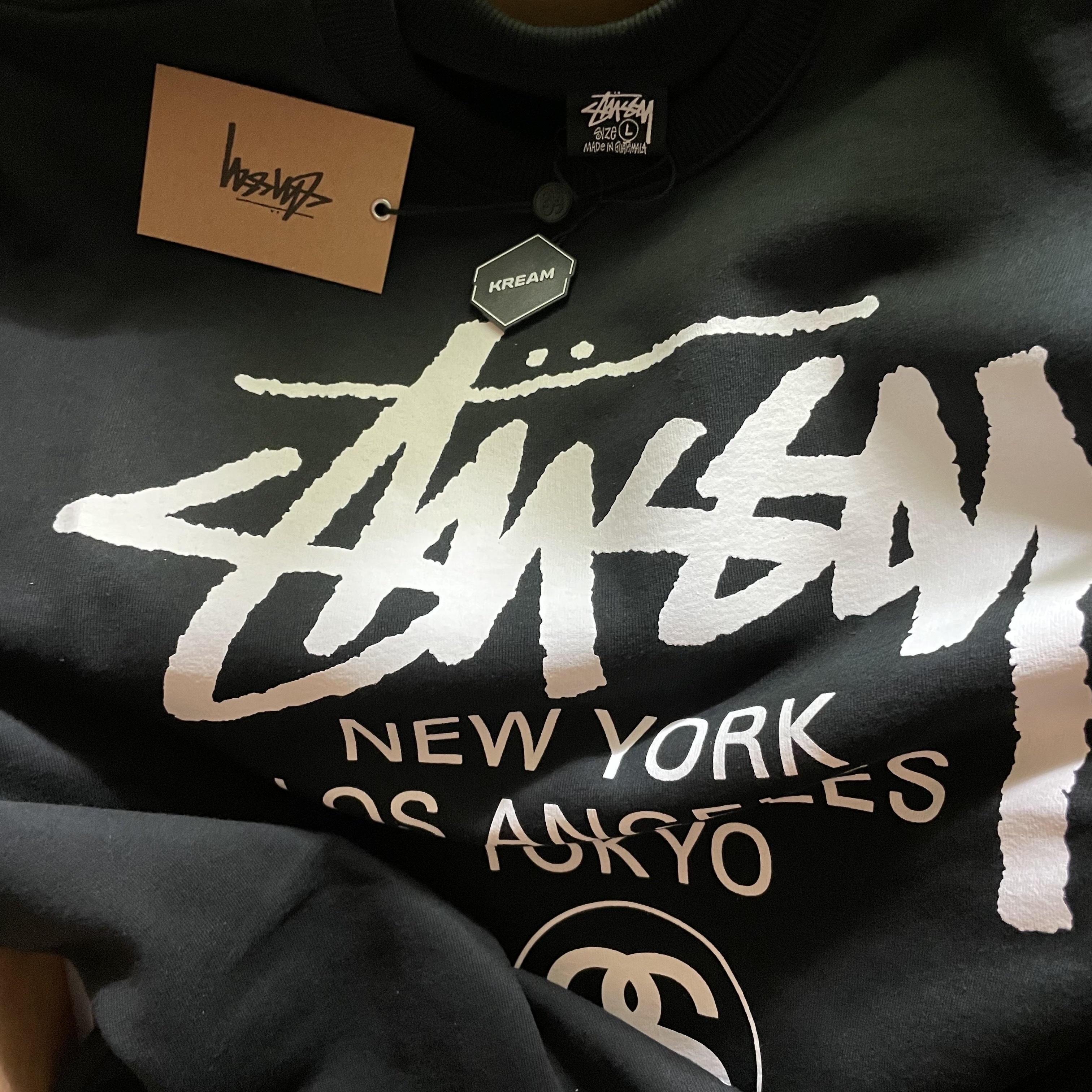 Stussy World Tour Crew Black 2021 착용 스타일