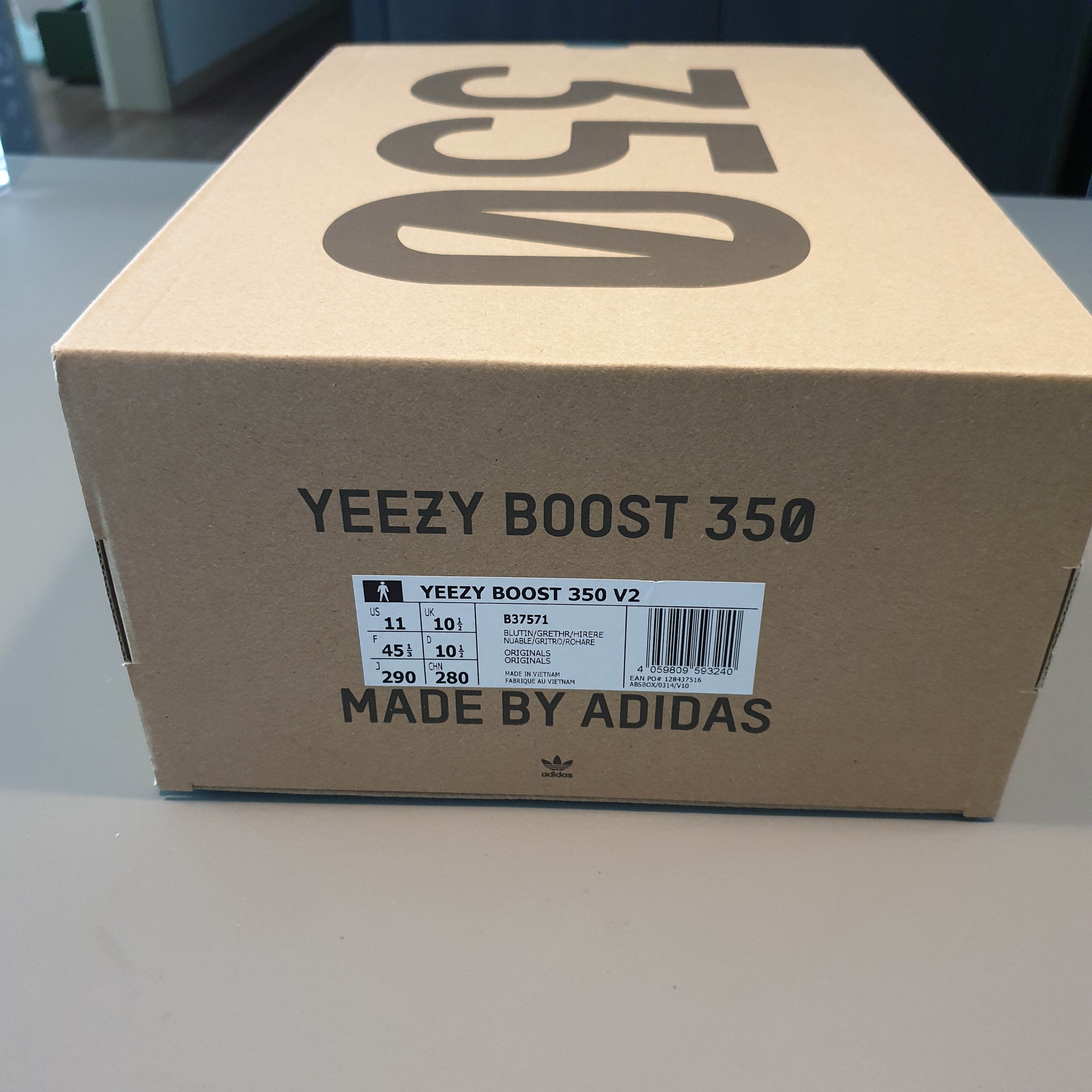 Adidas Yeezy Boost 350 V2 Blue Tint 2017 착용 스타일 - 1