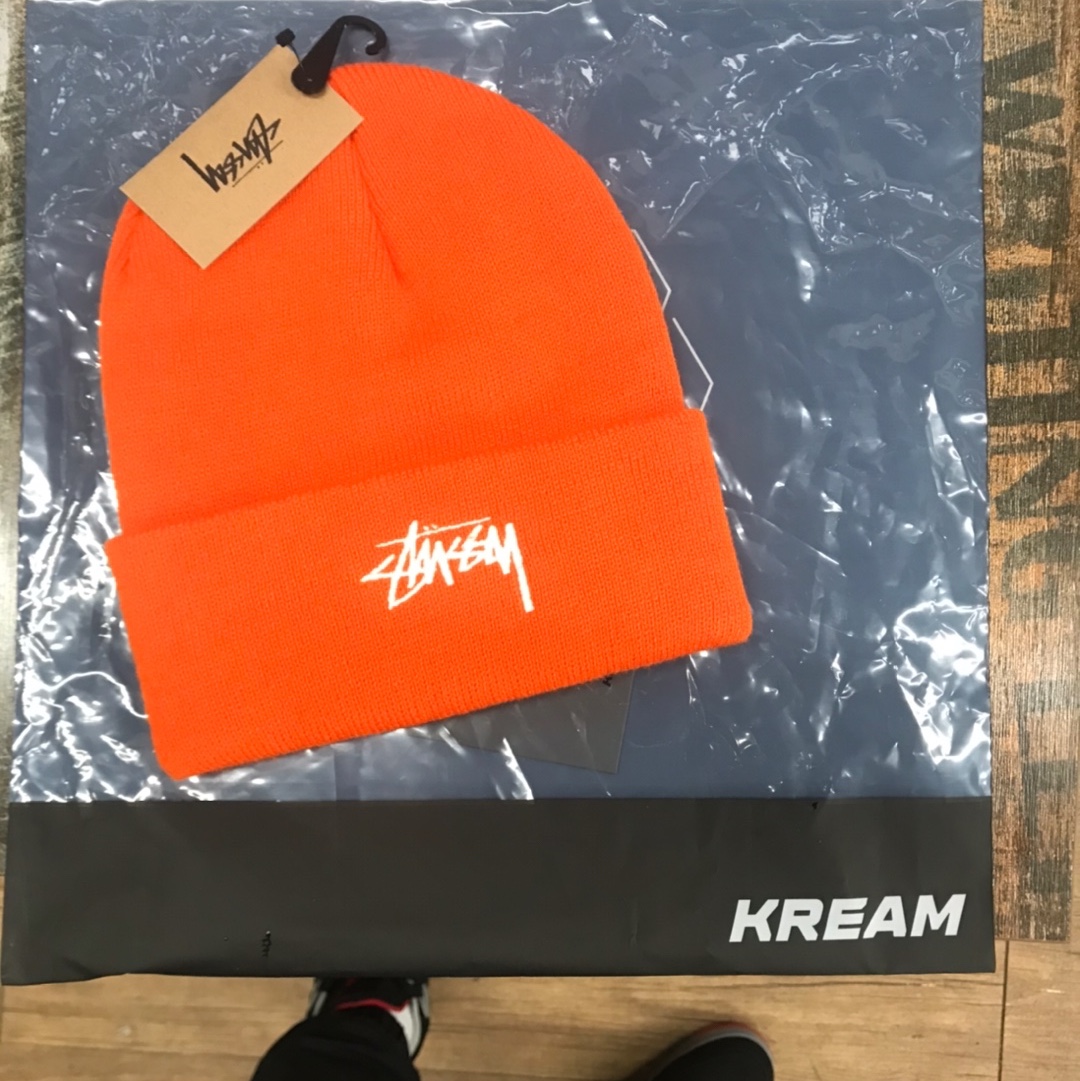 Stussy x Our Legacy Yin Yang Beanie Orange 착용 스타일