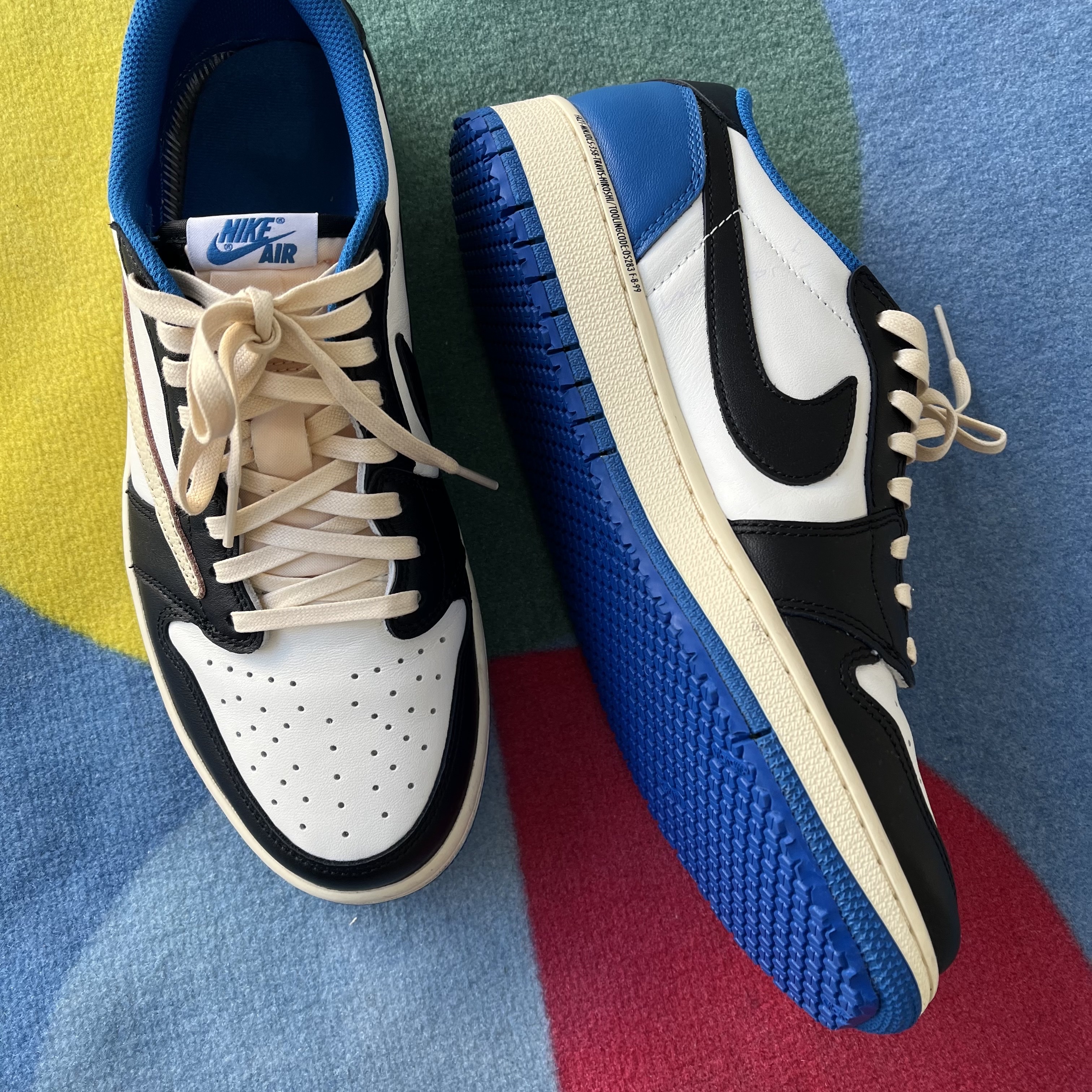 Jordan 1 x Travis Scott x Fragment Retro Low OG SP Military Blue 착용 스타일 - 4