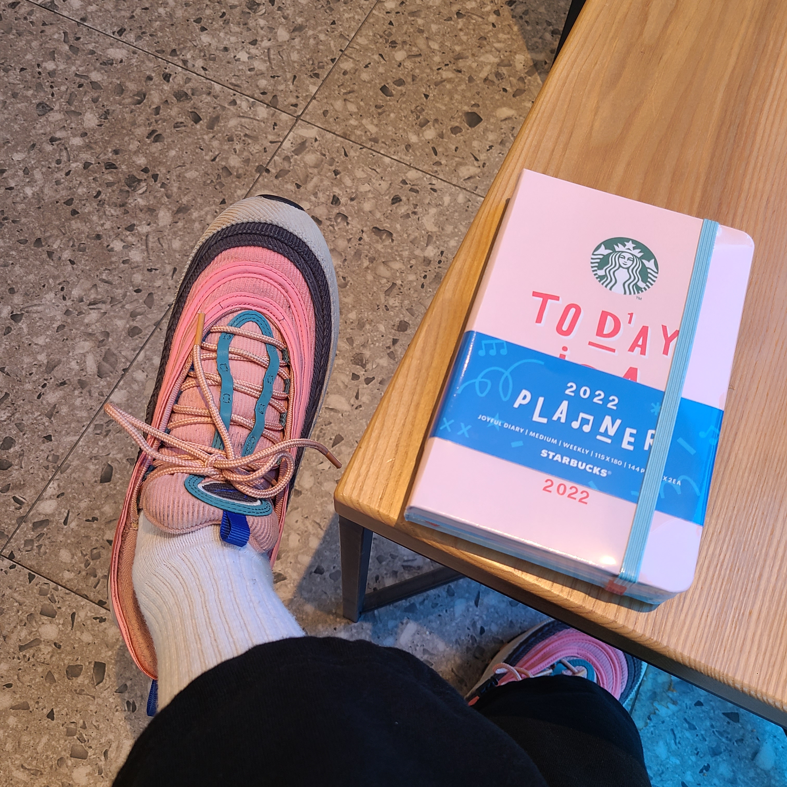 Nike Air Max 97 Corduroy Desert Sand 착용 스타일 - 1