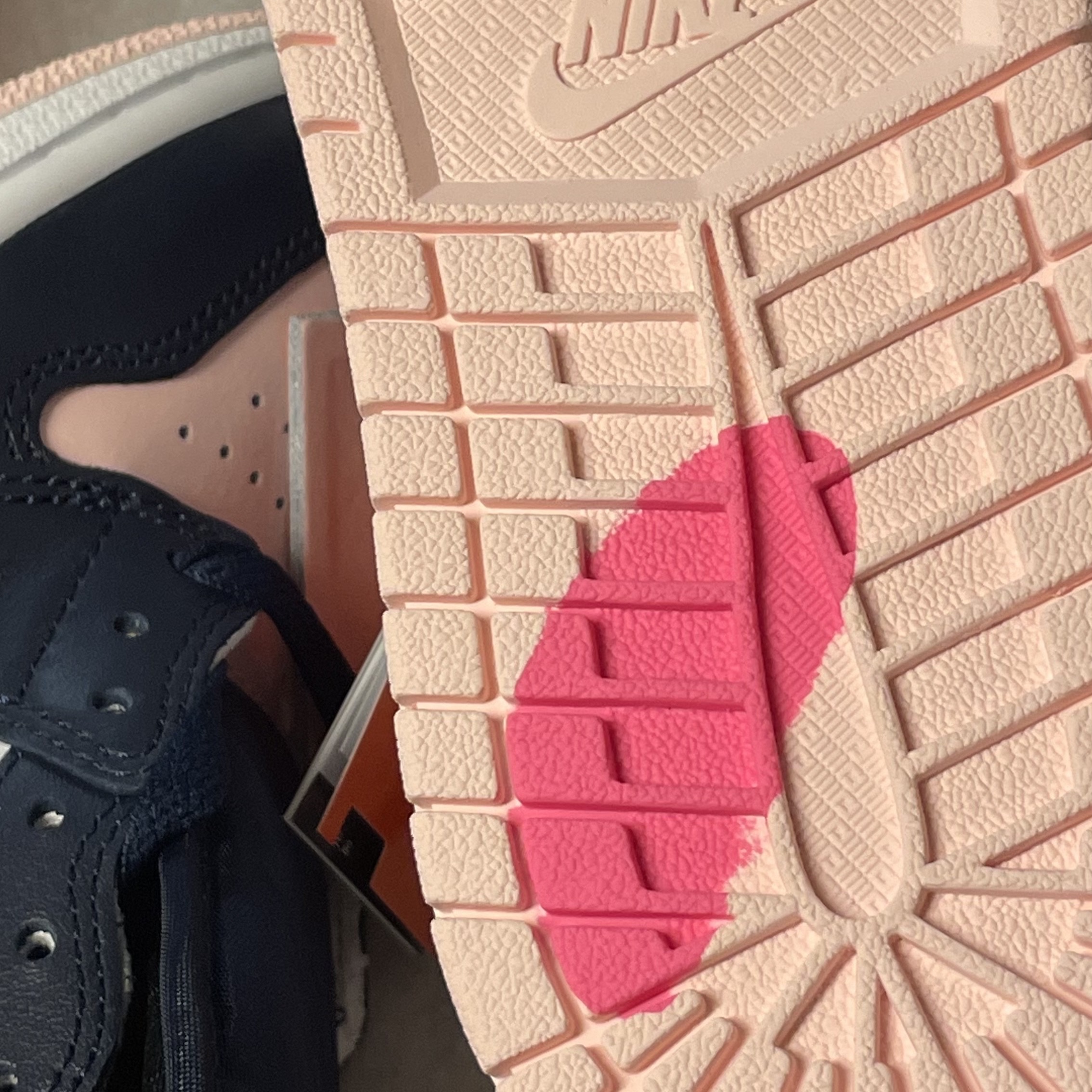 (W) Jordan 1 Retro High OG Atmosphere 착용 스타일 - 2
