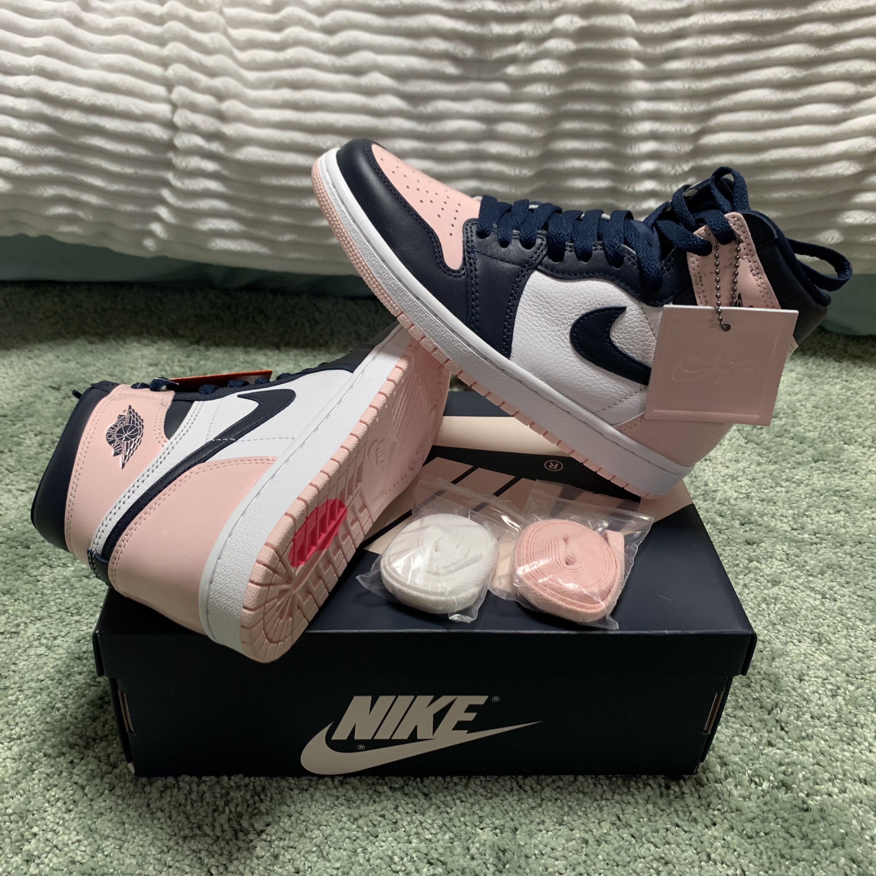 (W) Jordan 1 Retro High OG Atmosphere 착용 스타일