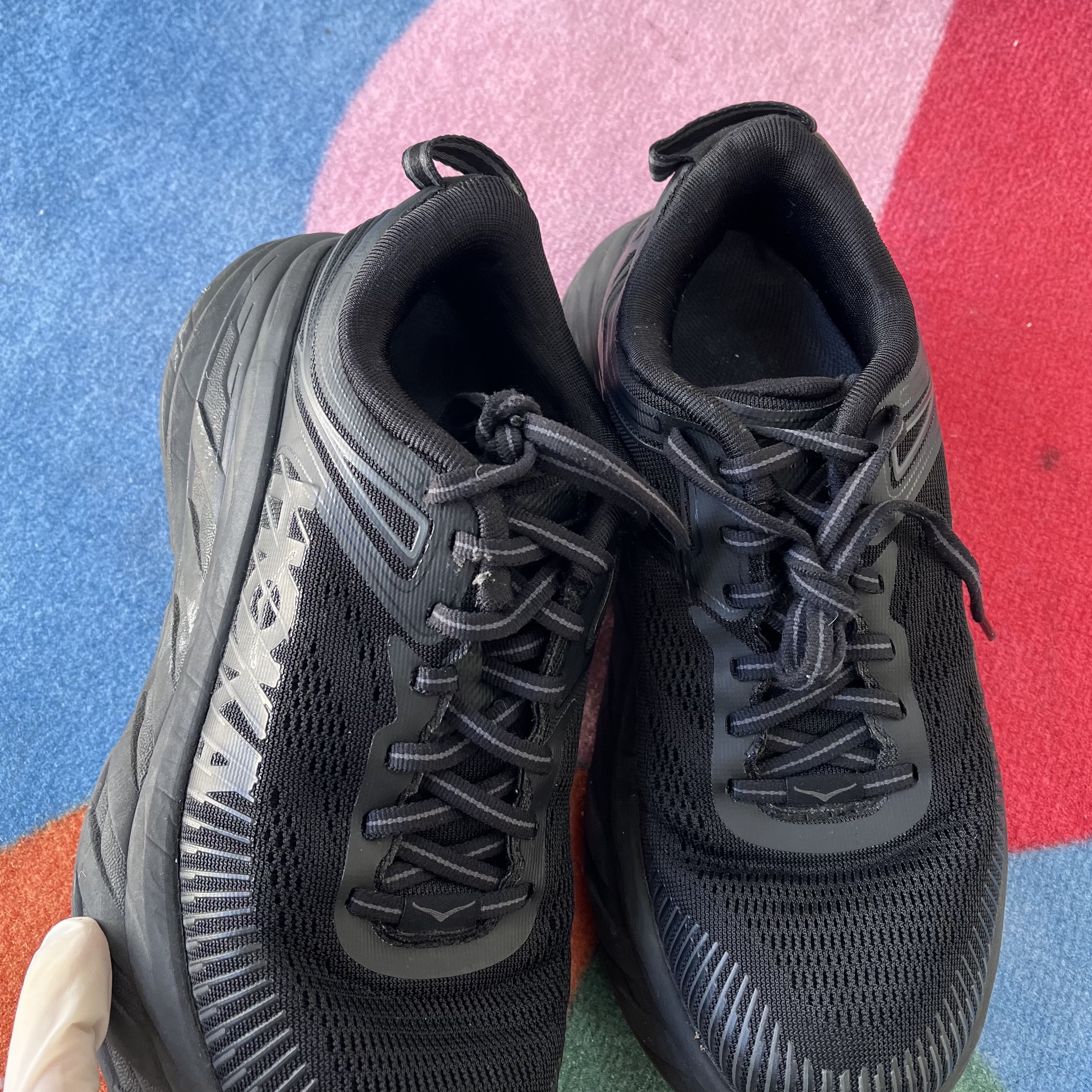 Hoka Bondi 7 Black - Wide 착용 스타일 - 1
