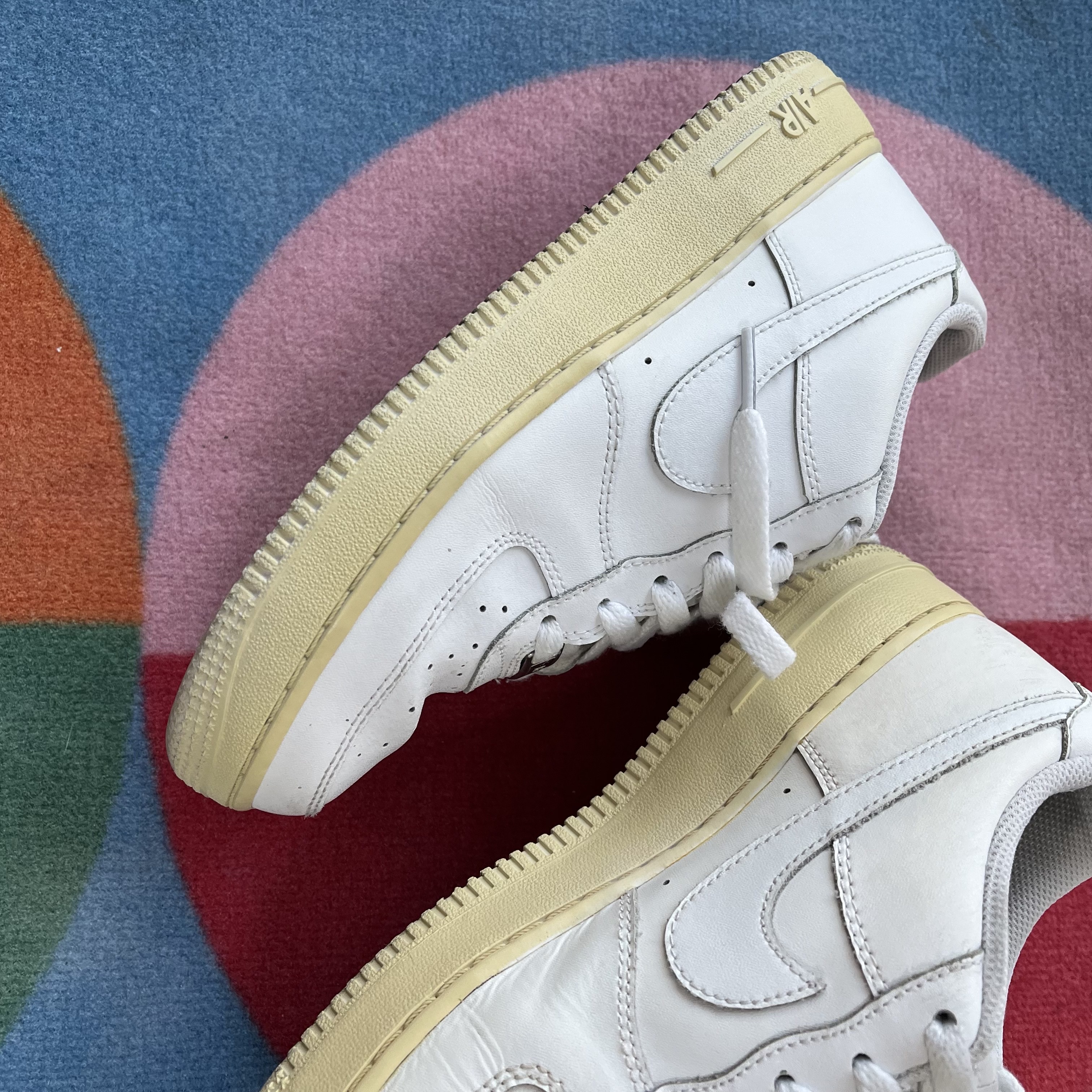 Nike Air Force 1 '07 Low White, Nike Air Force 1 '07 LV8 Timeless Classic 착용 스타일 - 3