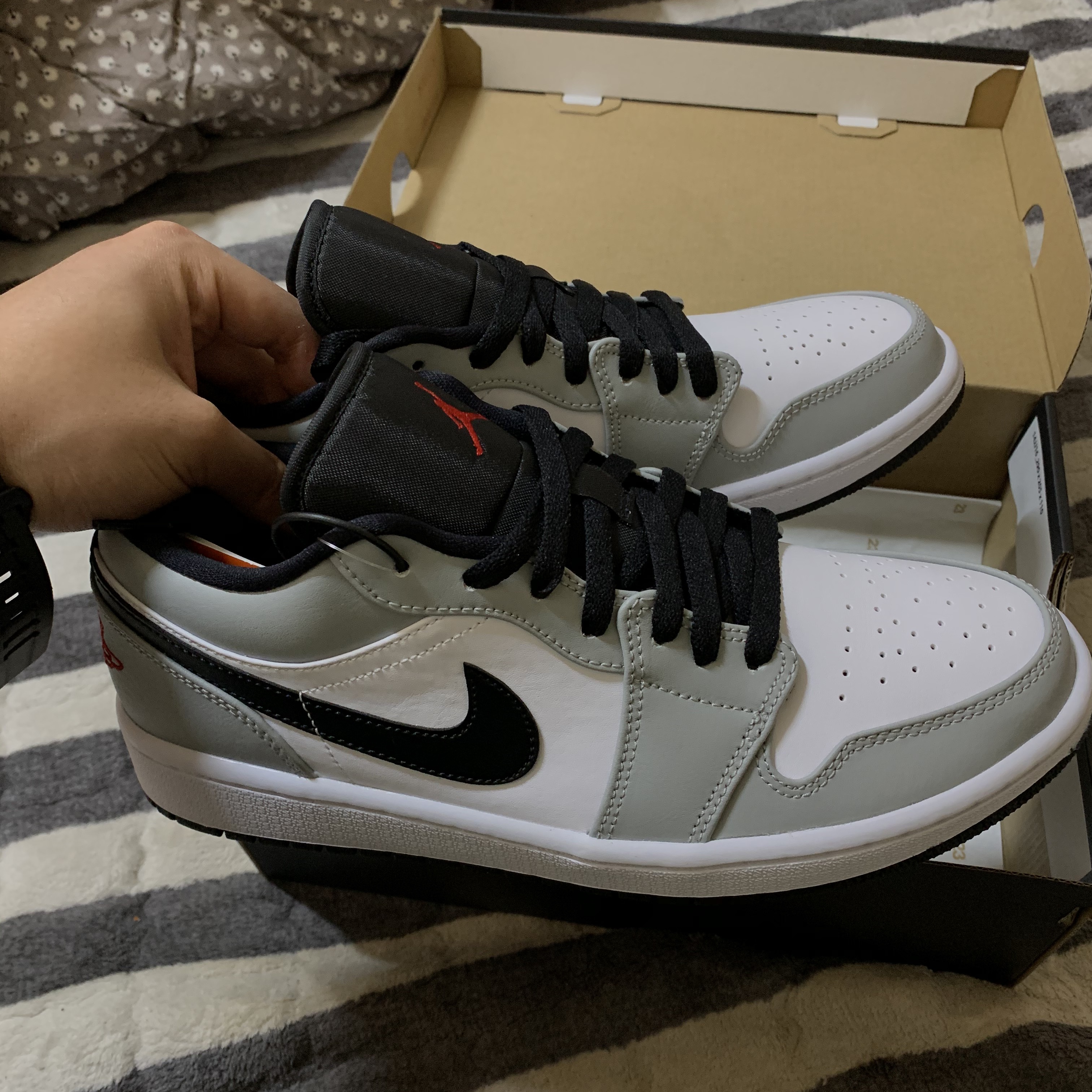 Jordan 1 Low Light Smoke Grey 착용 스타일 - 2