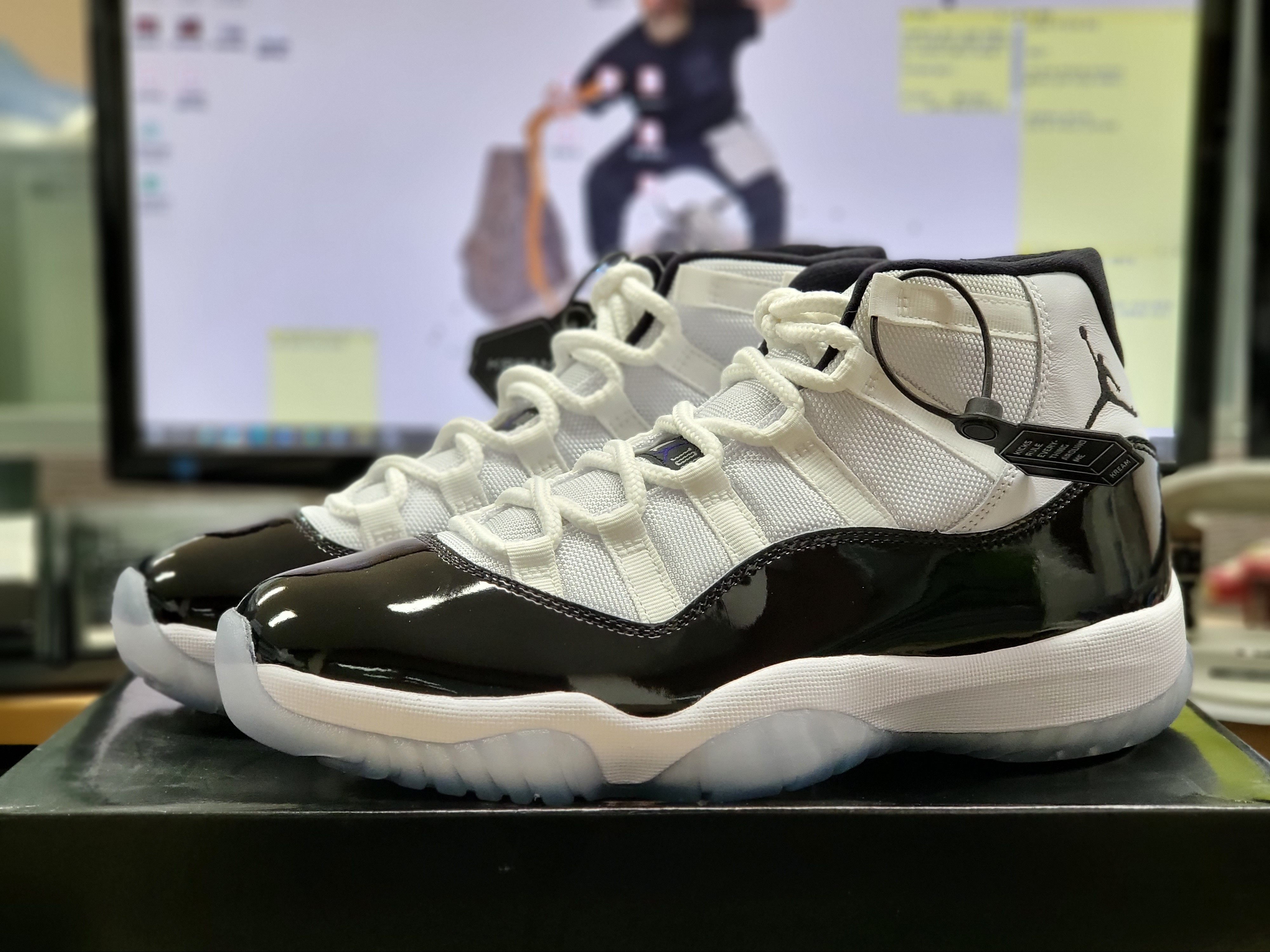 Jordan 11 Retro Concord 2018 착용 스타일
