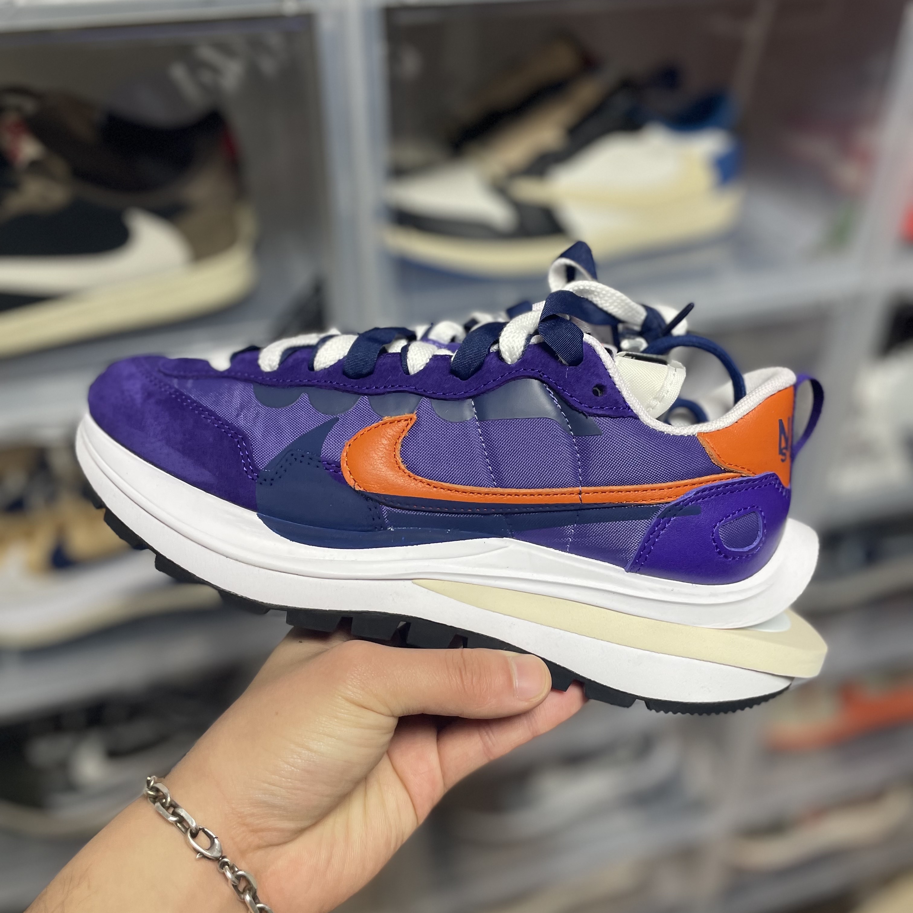 Nike x Sacai VaporWaffle Dark Iris 착용 스타일
