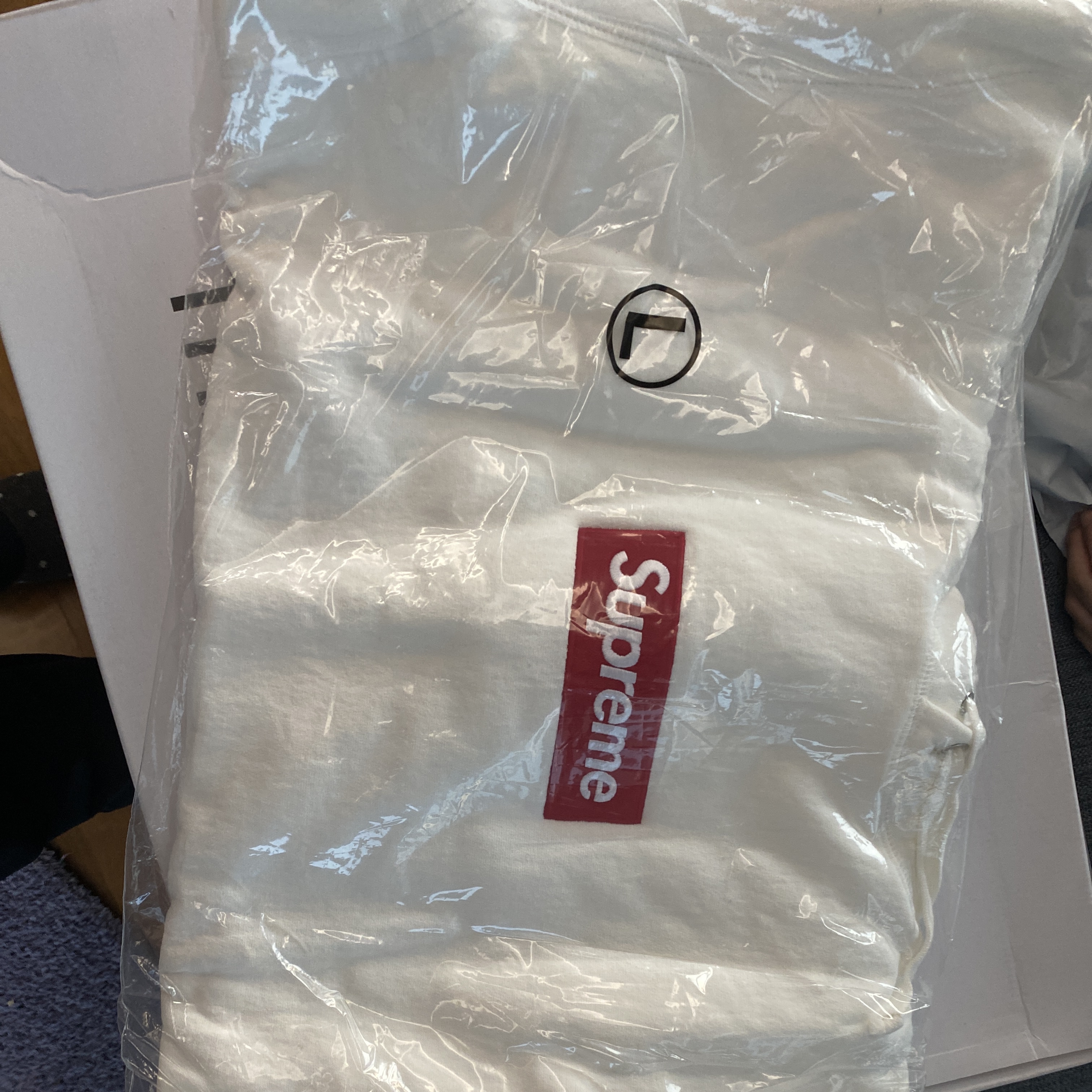 Supreme Box Logo Hooded Sweatshirt White - 21FW 착용 스타일