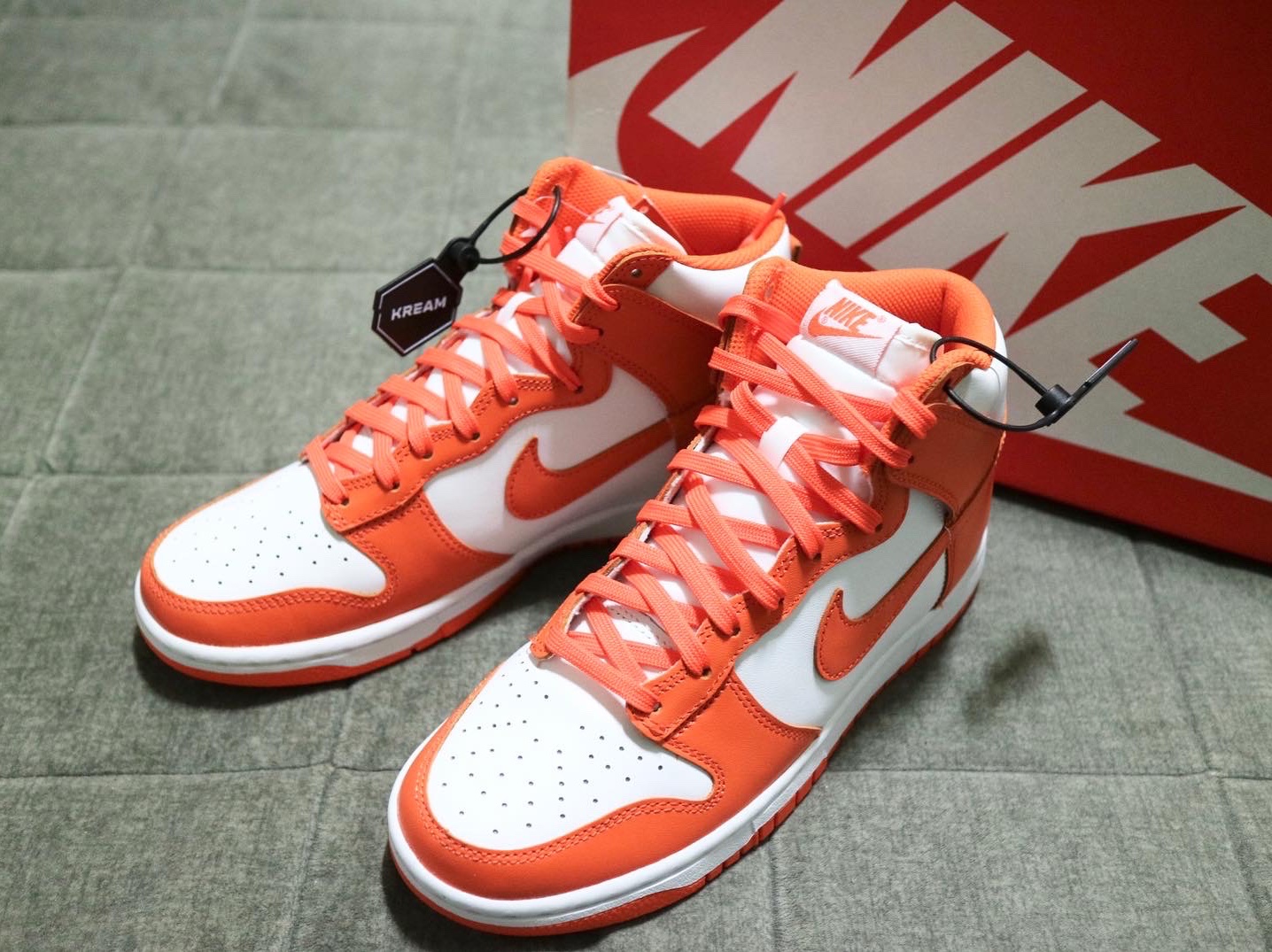Nike Dunk High Retro Orange Blaze 착용 스타일 - 3