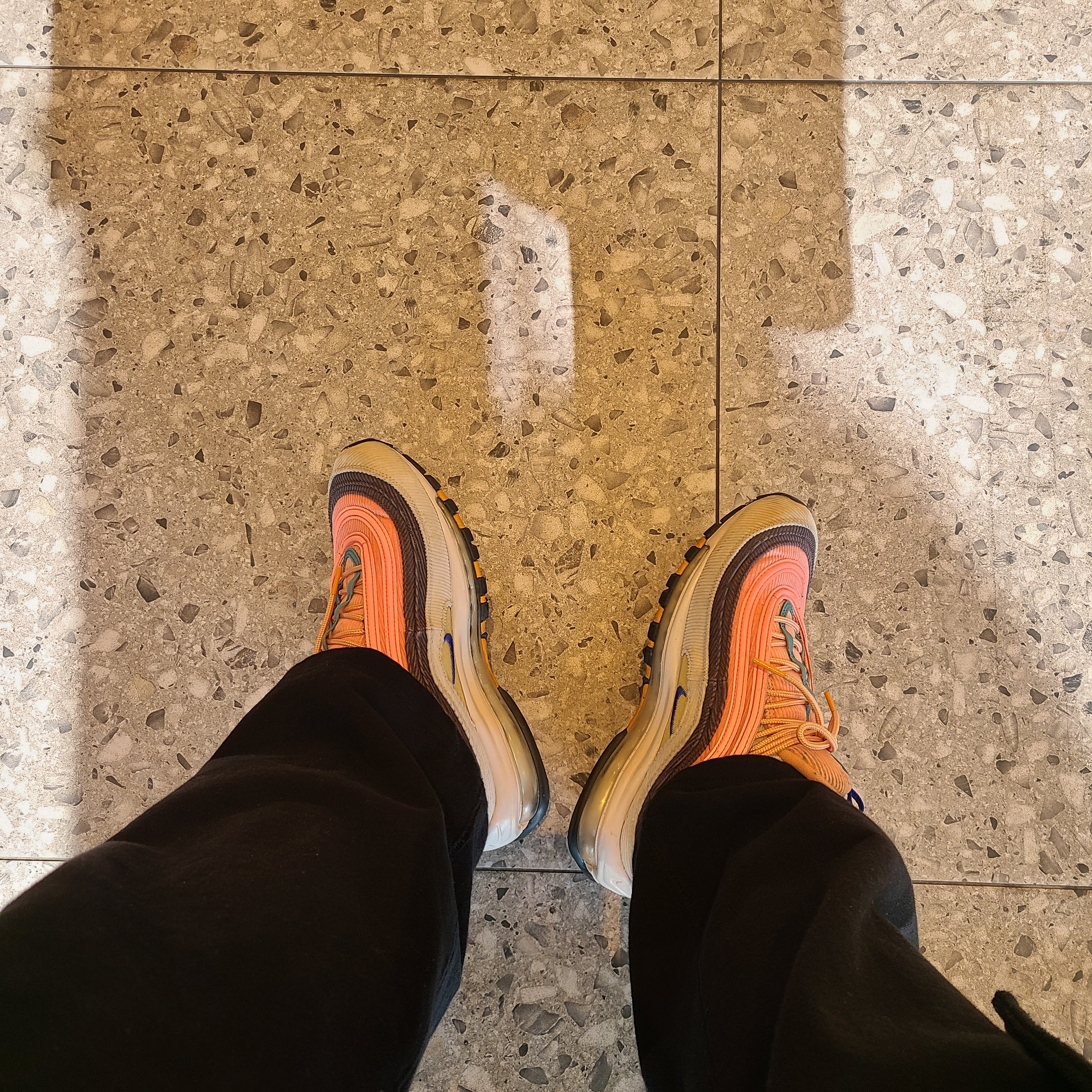 Nike Air Max 97 Corduroy Desert Sand 착용 스타일 - 2