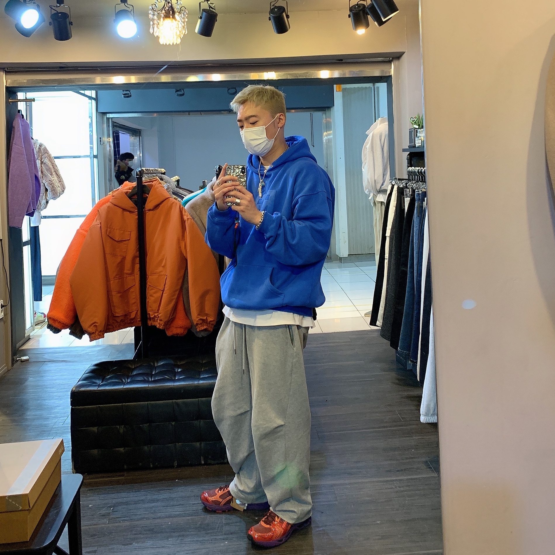 Asics UB1-S Gel-Kayano 14 Classic Red 착용 스타일 - 3