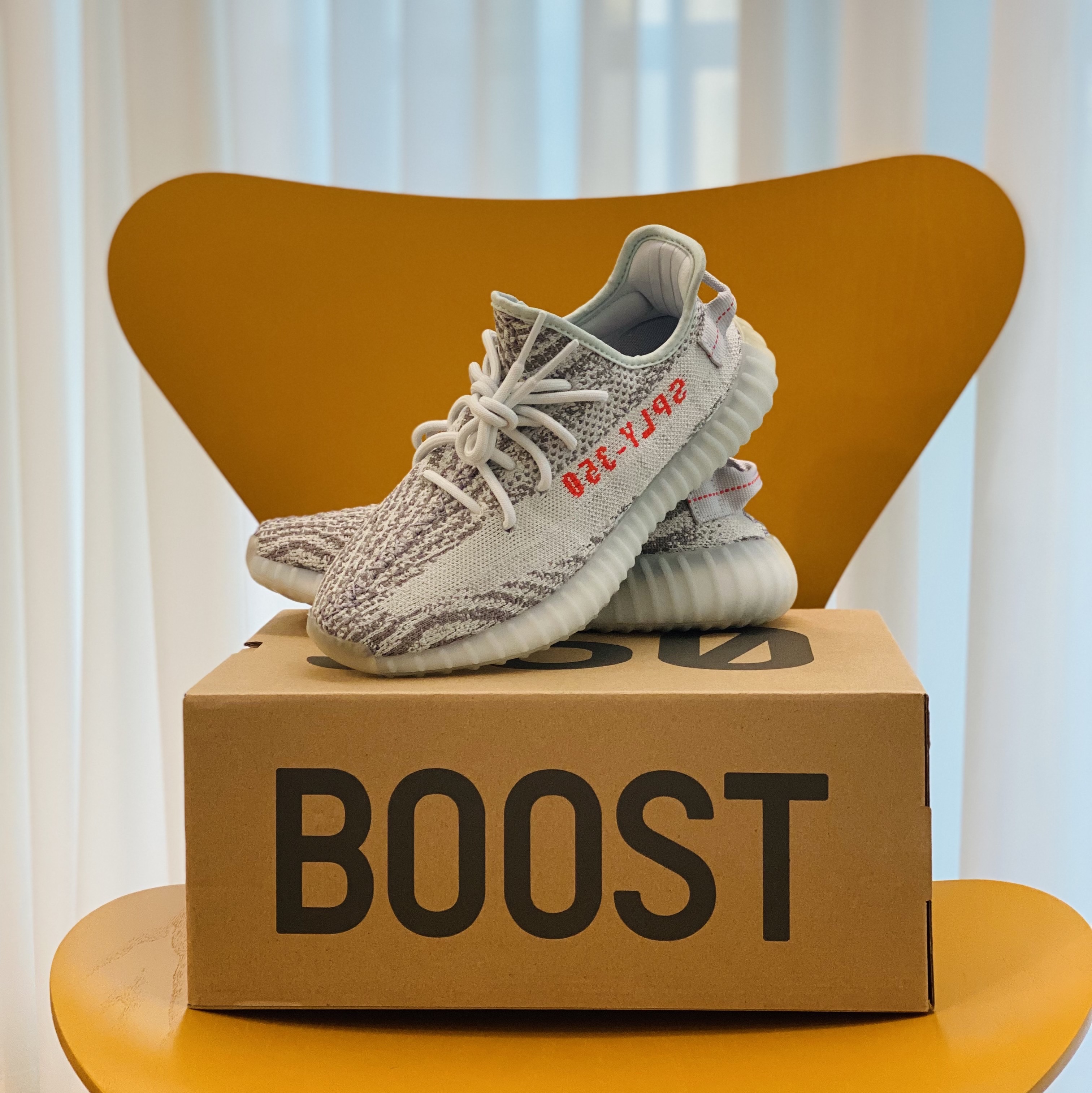 Adidas Yeezy Boost 350 V2 Blue Tint 2017 착용 스타일