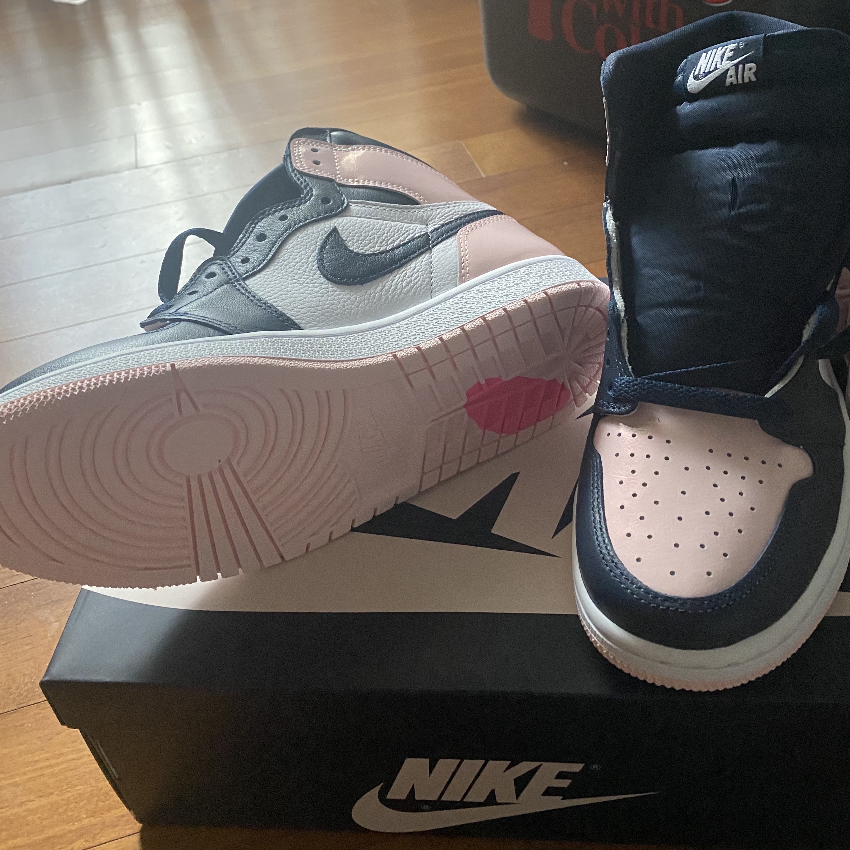(W) Jordan 1 Retro High OG Atmosphere 착용 스타일 - 5