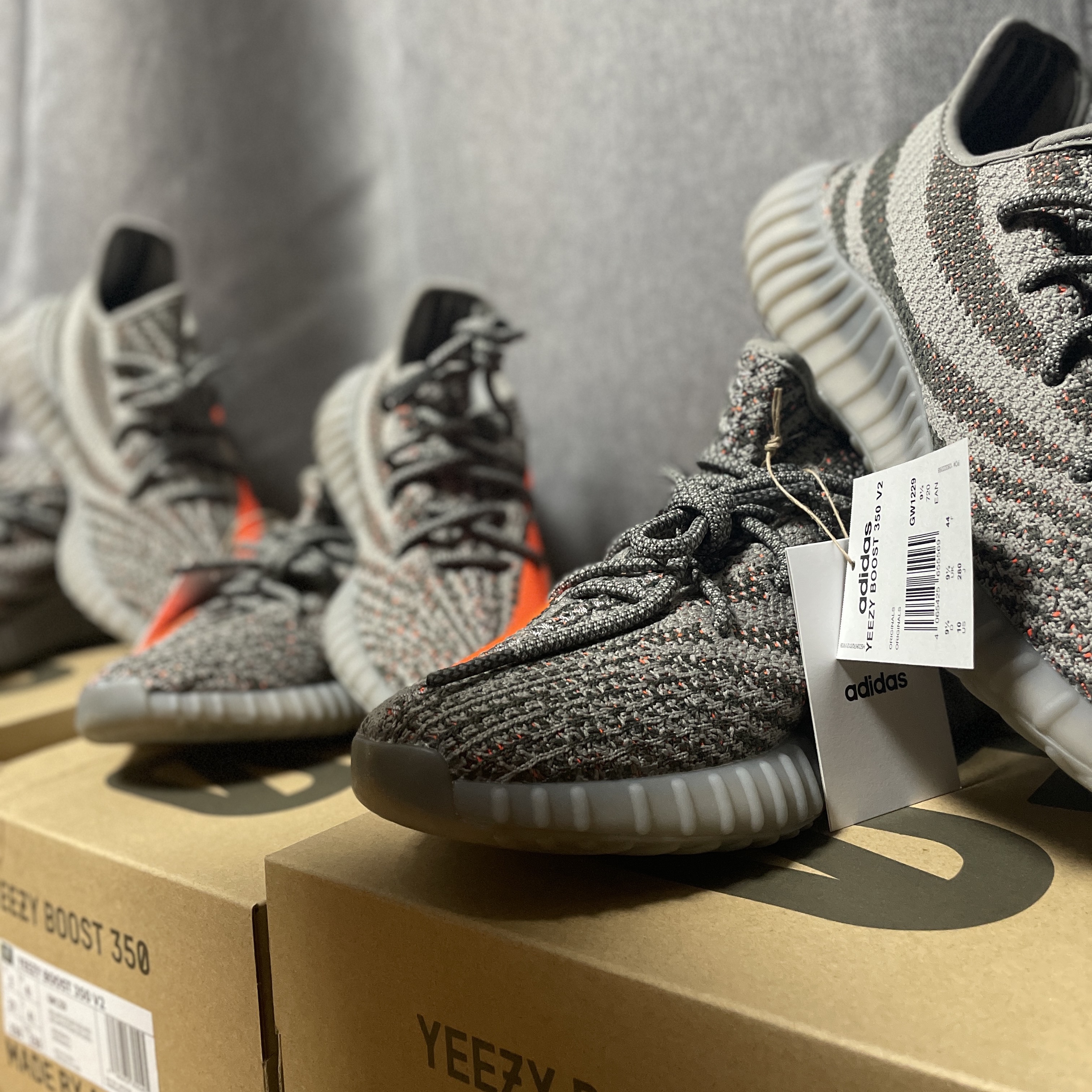 Adidas Yeezy Boost 350 V2 Beluga - Reflective 착용 스타일