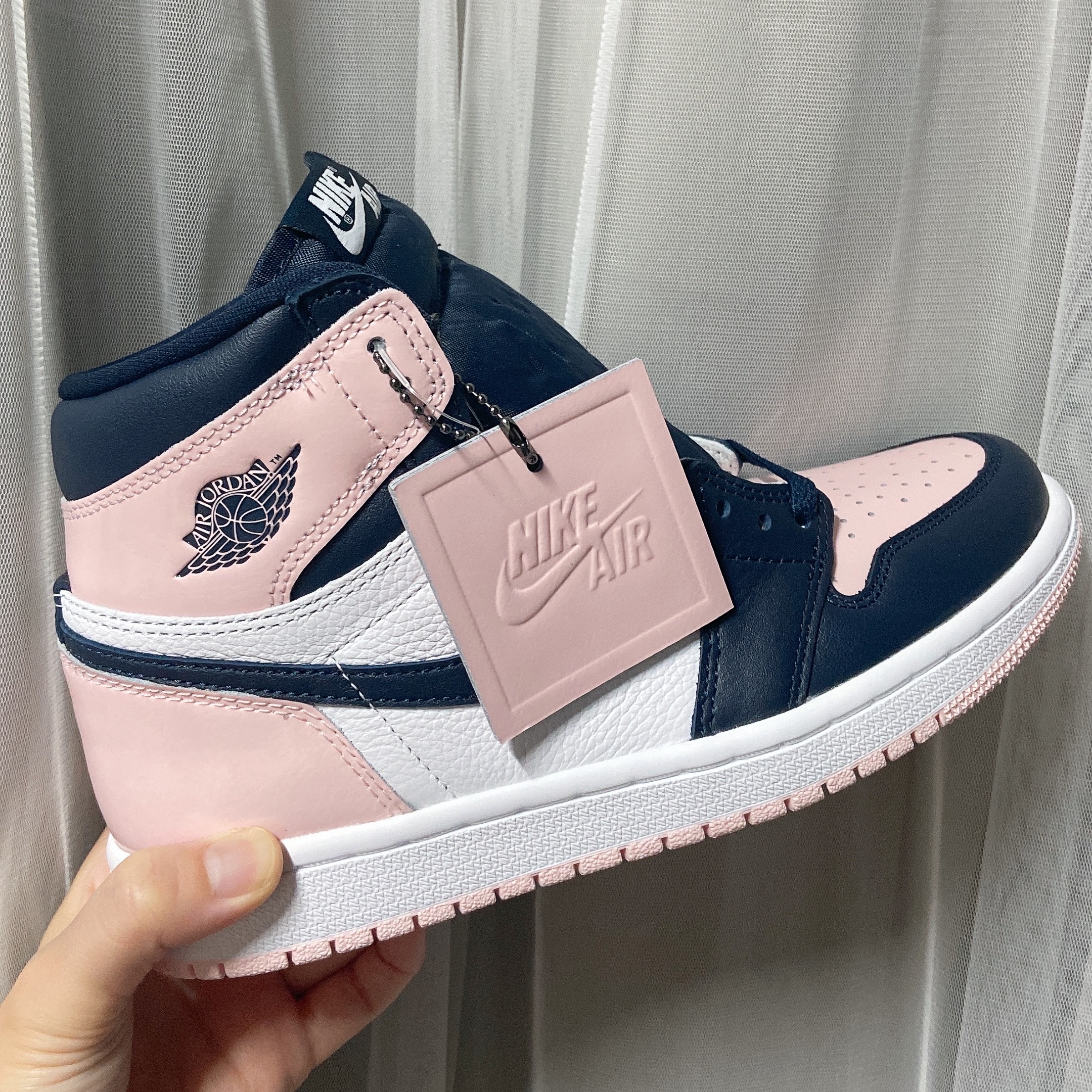 (W) Jordan 1 Retro High OG Atmosphere 착용 스타일 - 1