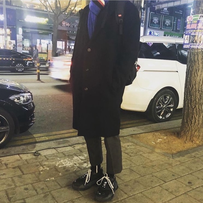 Balenciaga Triple S Trainer Triple Black 착용 스타일