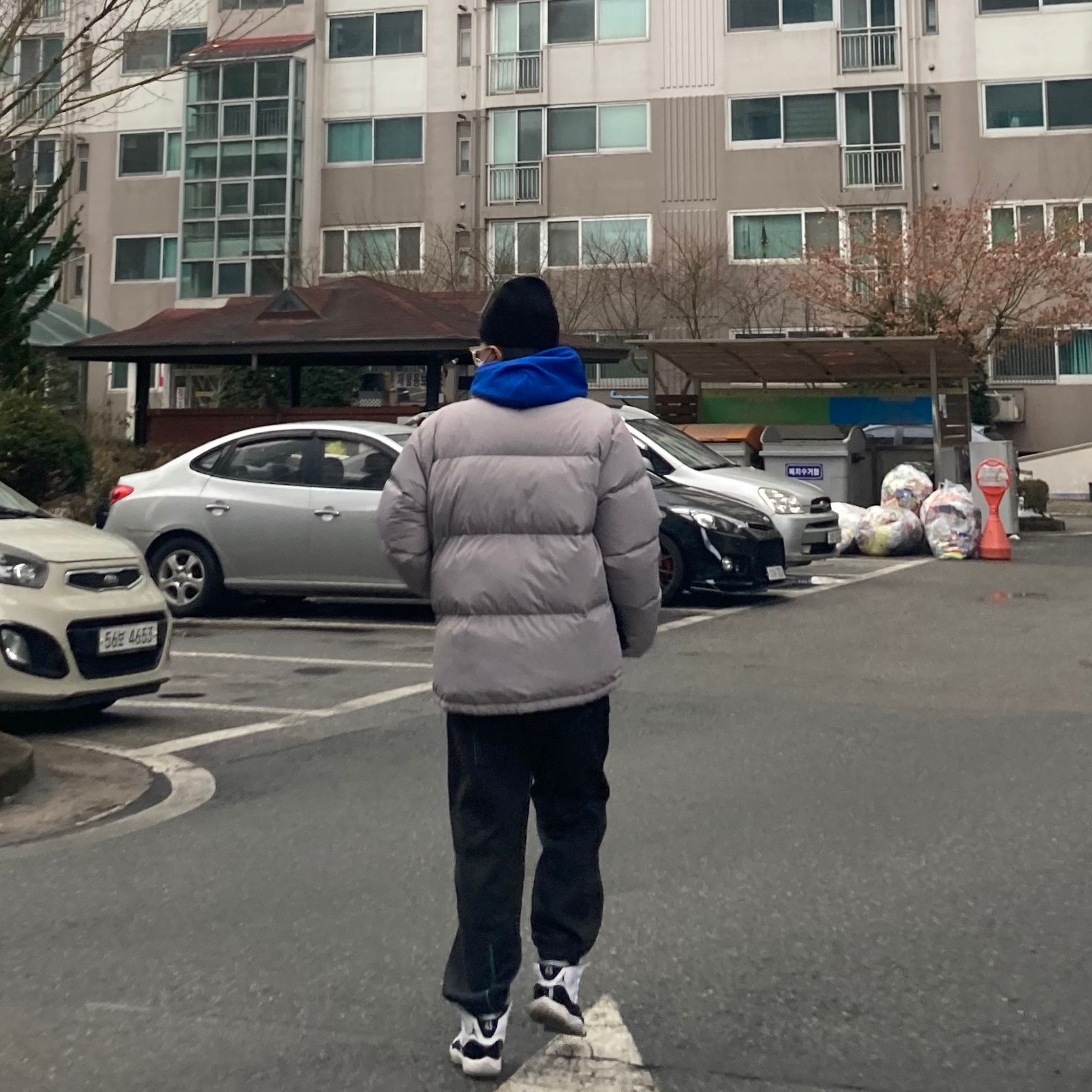 Jordan 11 Retro Concord 2018, Zara x Ader Error Jogger Pants Dark Anthracite Grey 착용 스타일 - 1