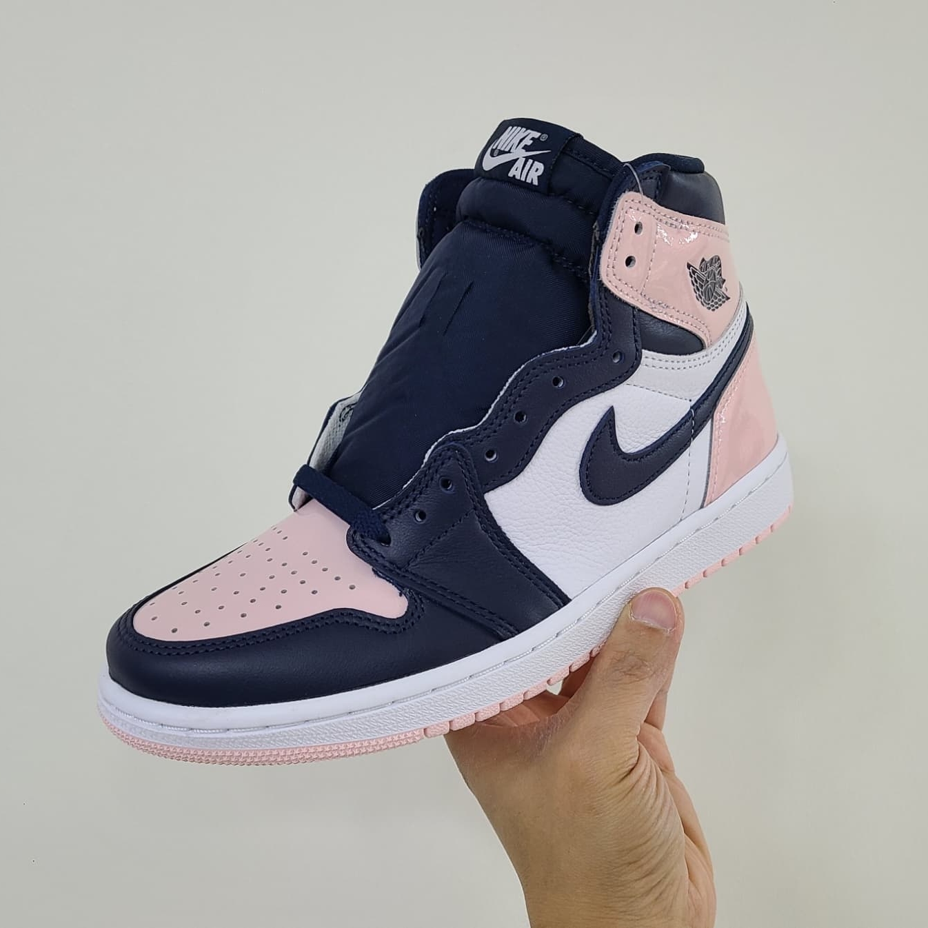 (W) Jordan 1 Retro High OG Atmosphere 착용 스타일 - 1
