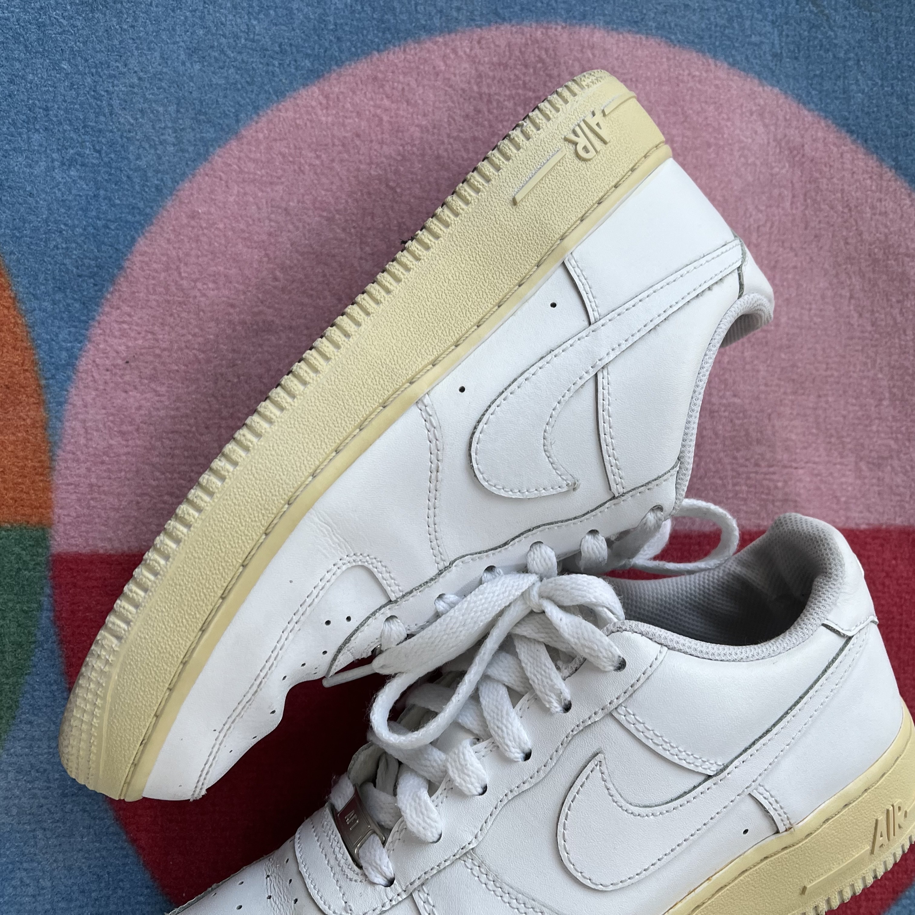 Nike Air Force 1 '07 Low White, Nike Air Force 1 '07 LV8 Timeless Classic 착용 스타일 - 1