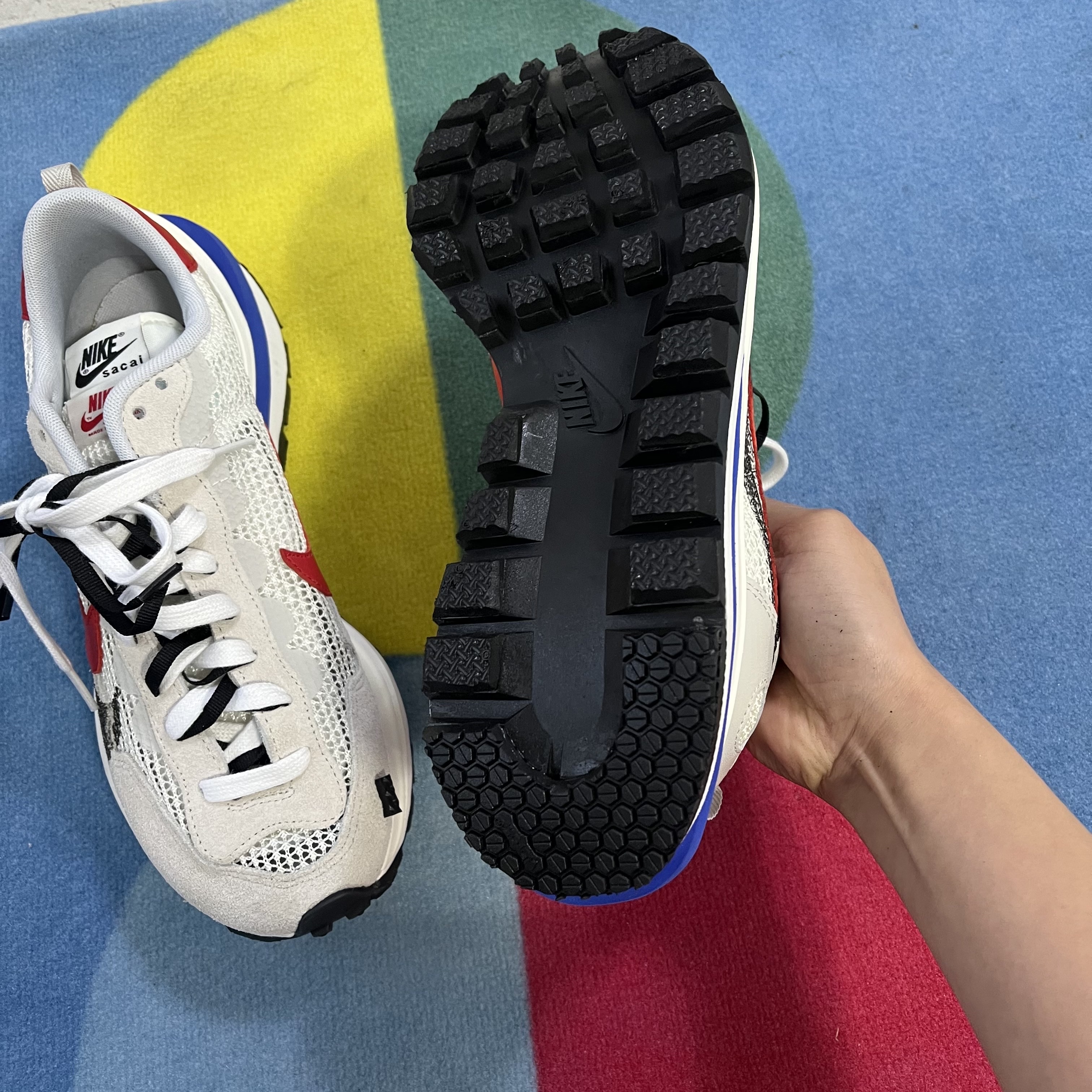 Nike x Sacai VaporWaffle Royal Fuchsia 착용 스타일 - 3