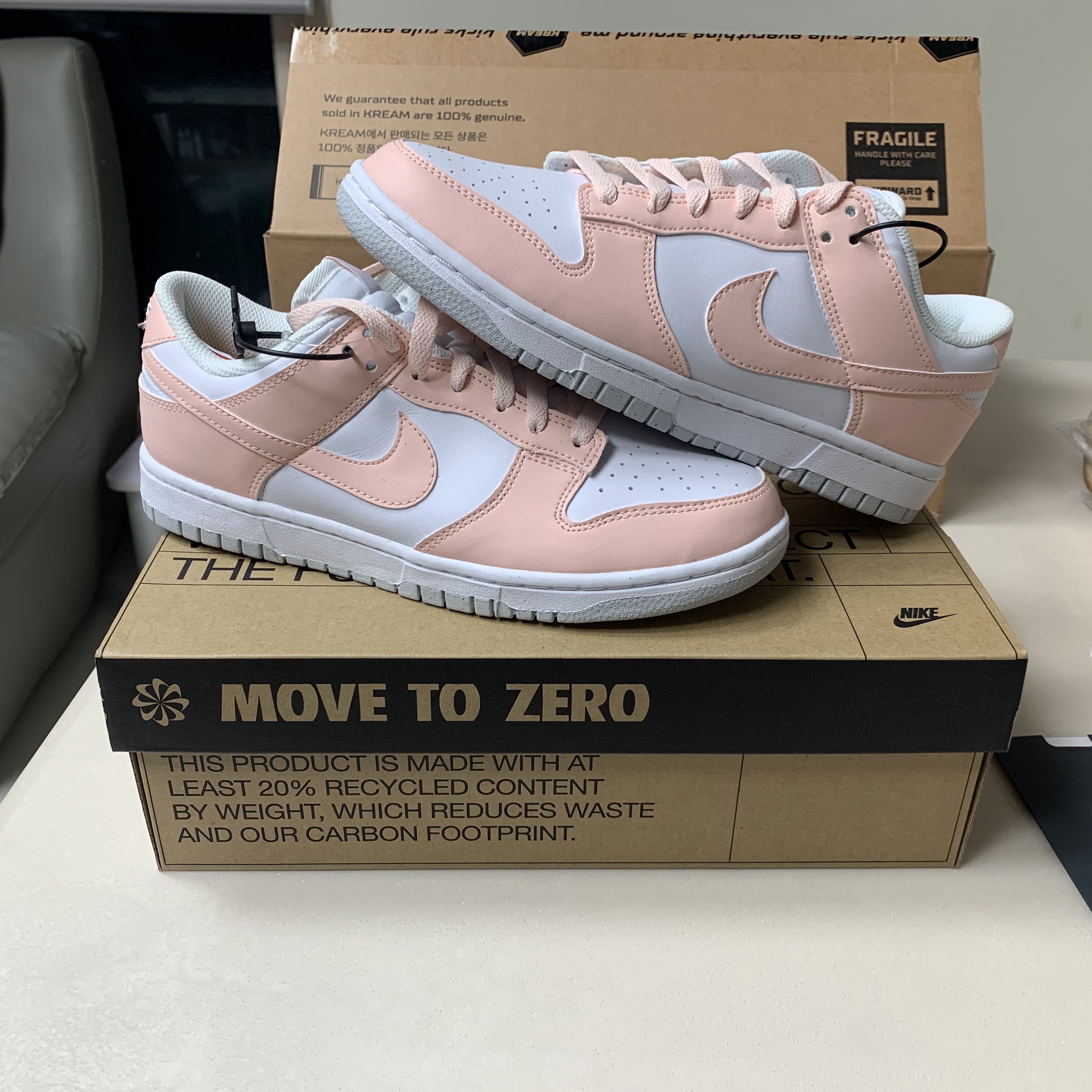 (W) Nike Dunk Low Next Nature Pale Coral 착용 스타일 - 1