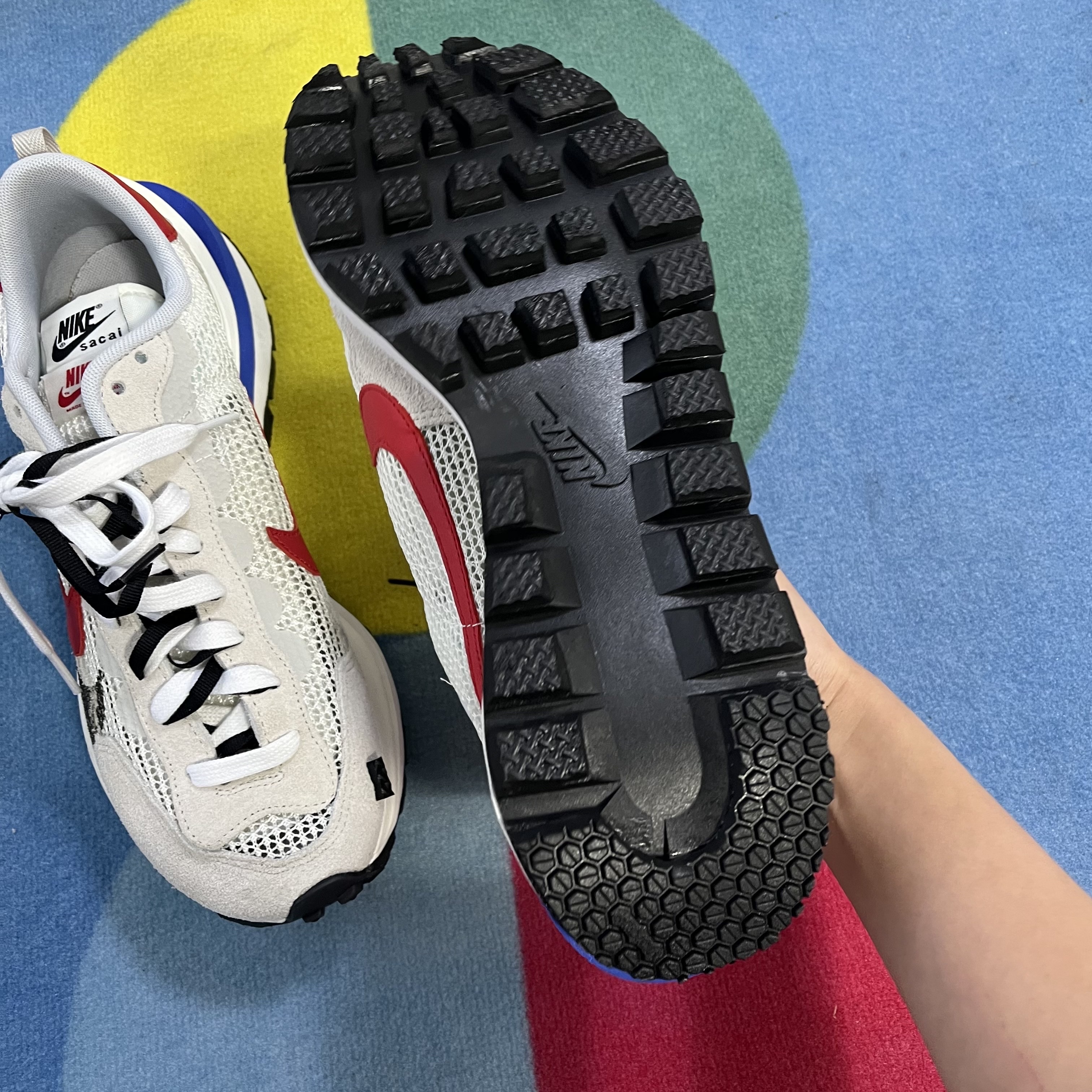 Nike x Sacai VaporWaffle Royal Fuchsia 착용 스타일 - 2