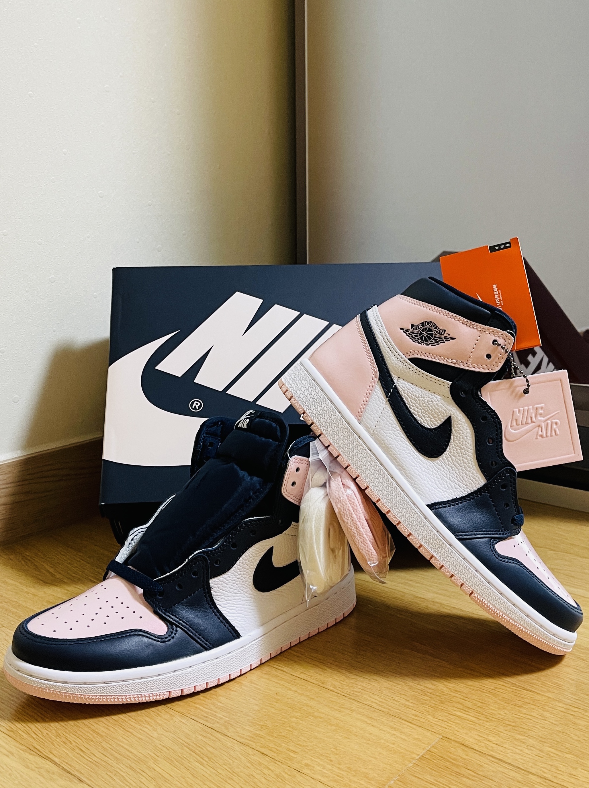 (W) Jordan 1 Retro High OG Atmosphere 착용 스타일