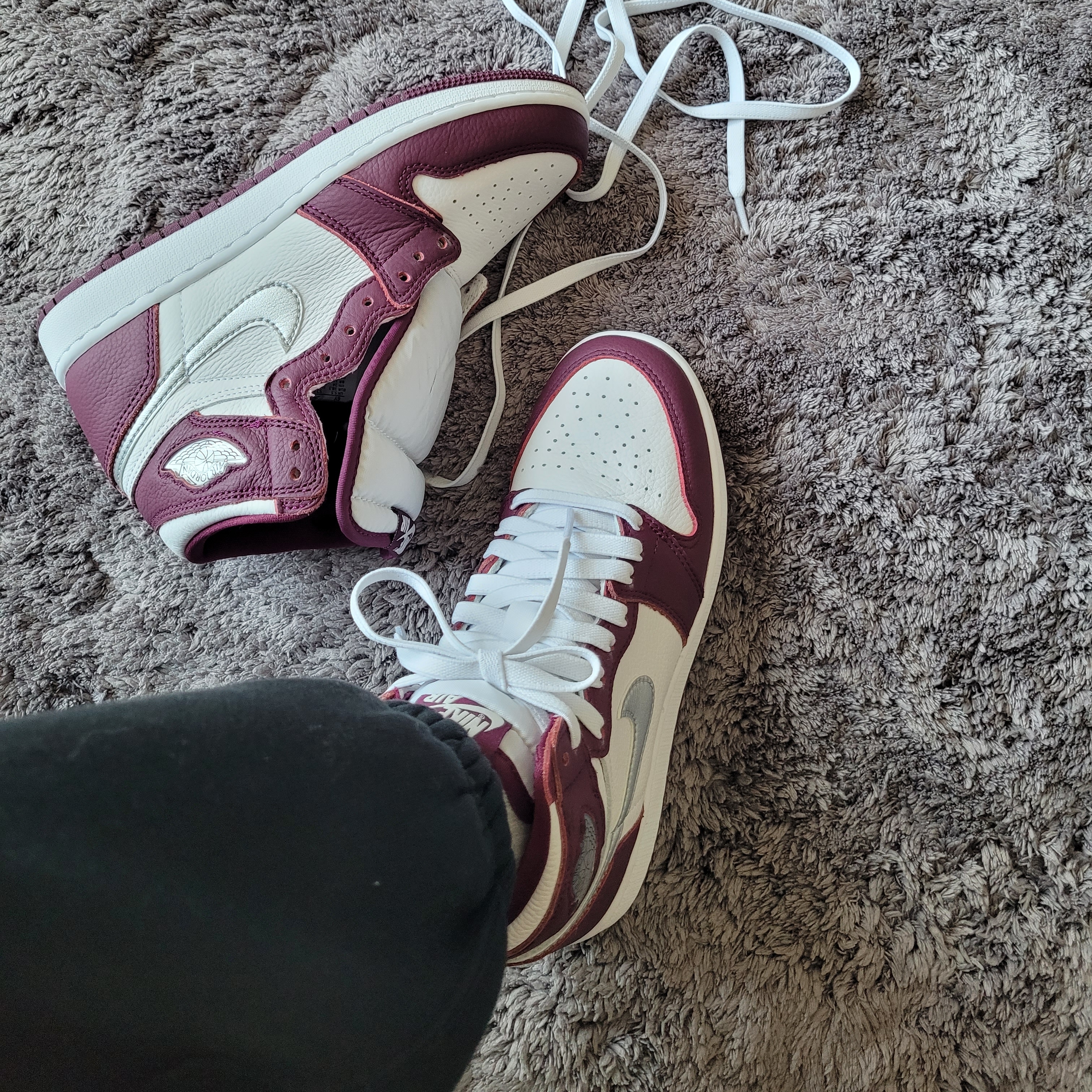 (GS) Jordan 1 Retro High OG Bordeaux 착용 스타일