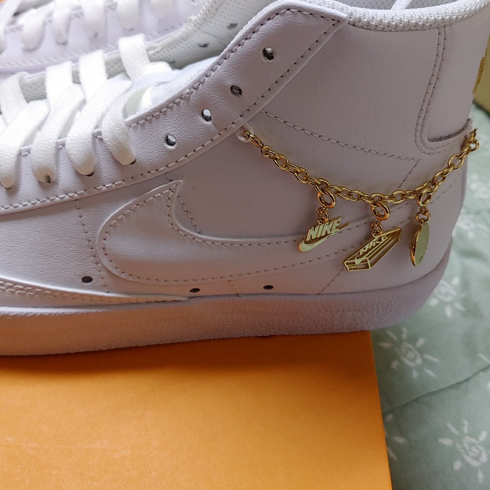 (W) Nike Blazer Mid '77 LX White Pendants 착용 스타일 - 3