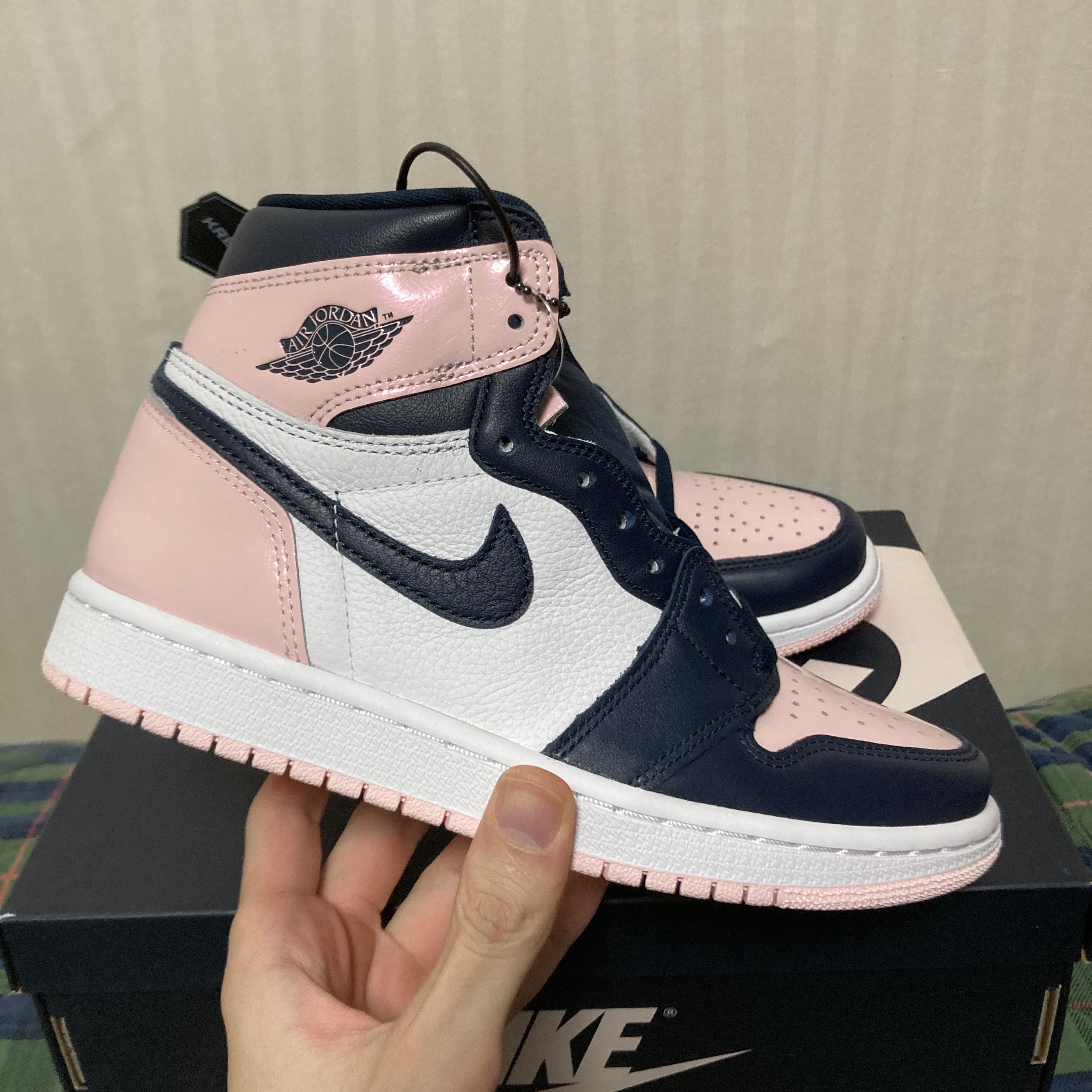 (W) Jordan 1 Retro High OG Atmosphere 착용 스타일 - 1