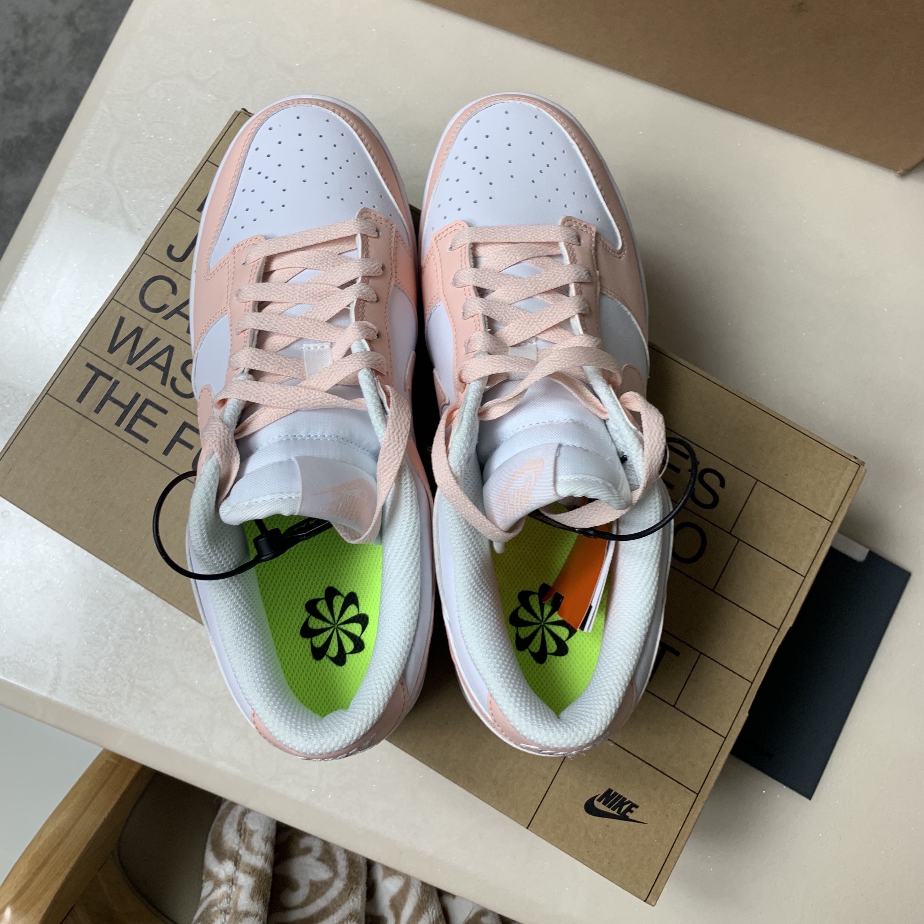 (W) Nike Dunk Low Next Nature Pale Coral 착용 스타일 - 2