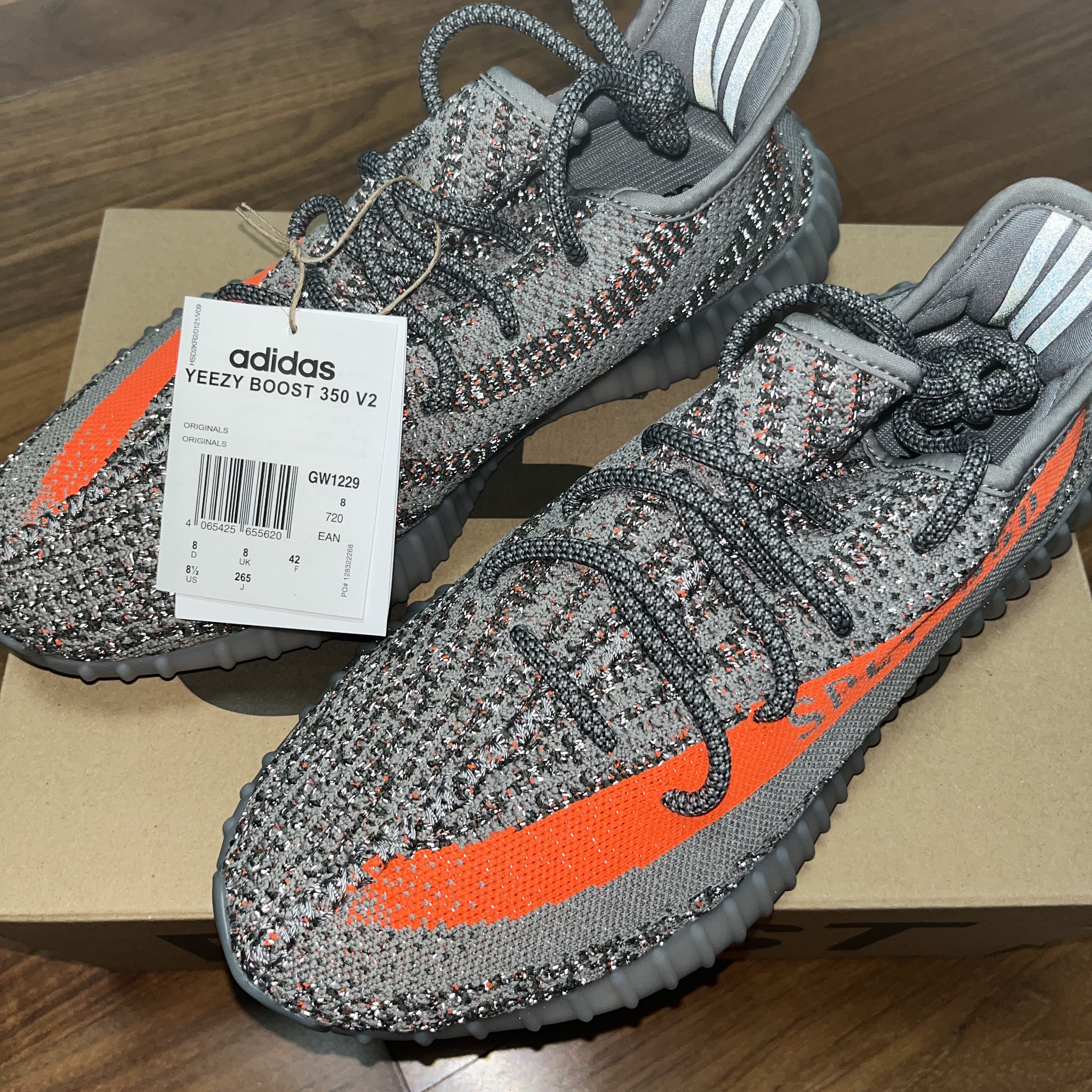 Adidas Yeezy Boost 350 V2 Beluga - Reflective 착용 스타일