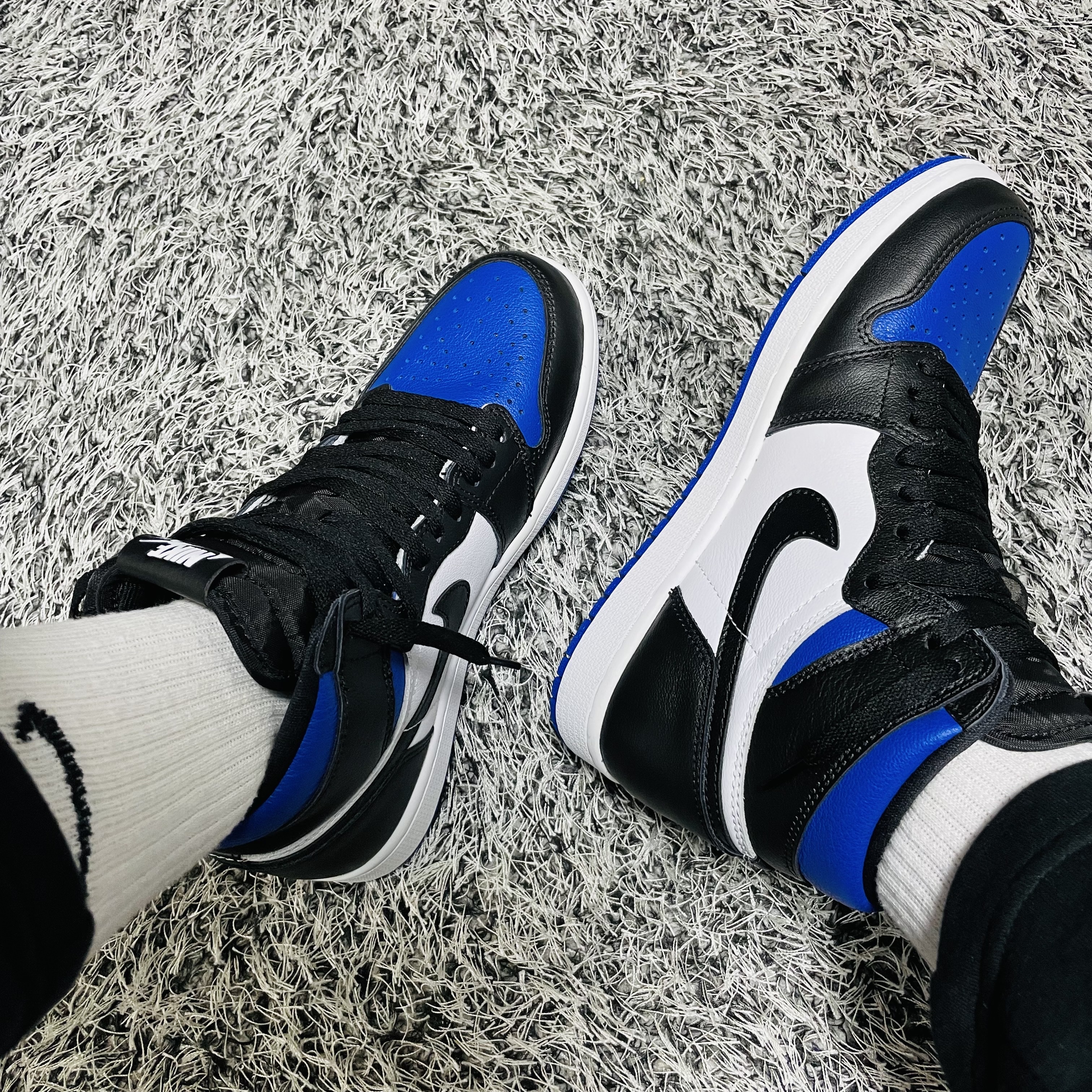 Jordan 1 Retro High OG Royal Toe 착용 스타일 - 2