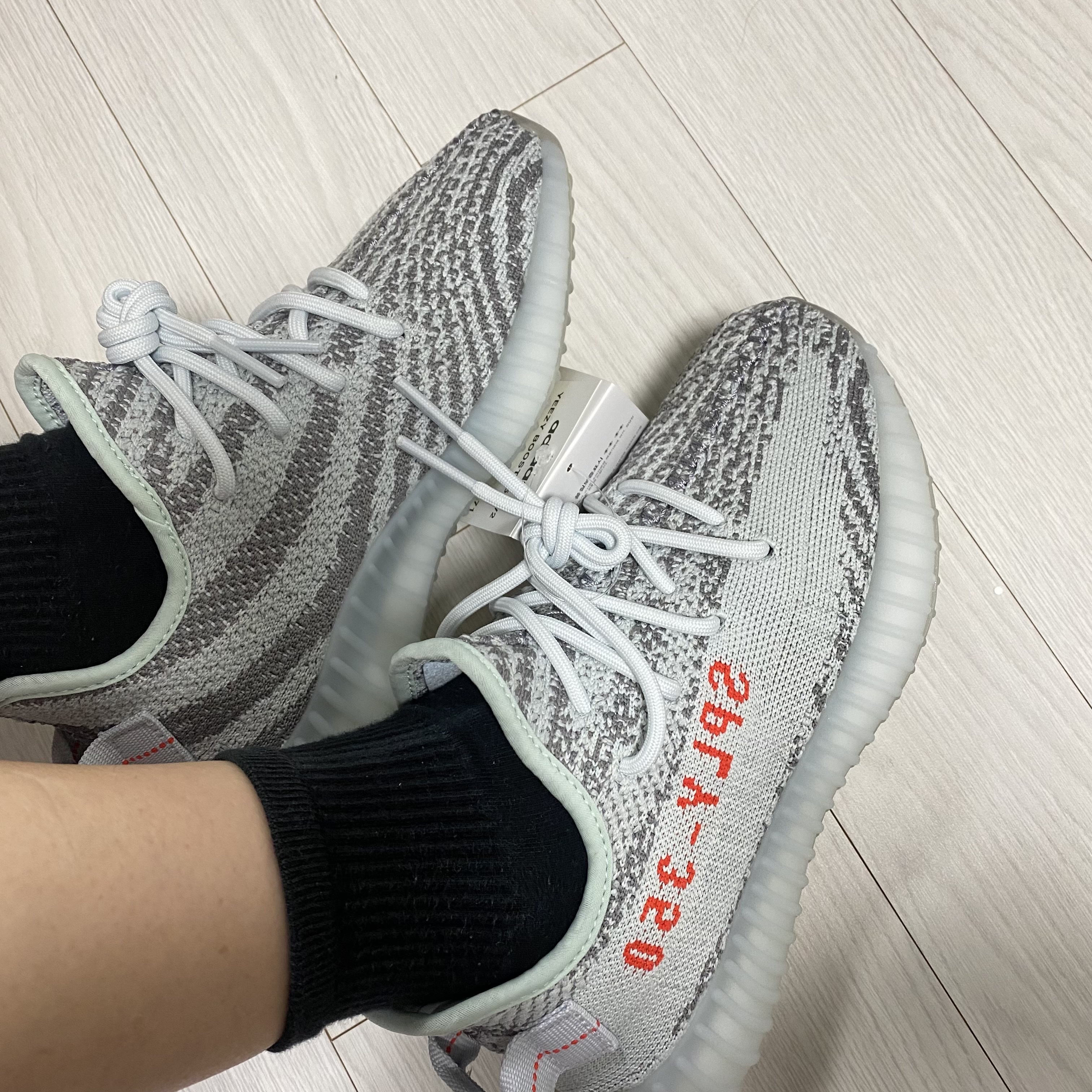 Adidas Yeezy Boost 350 V2 Blue Tint 2017 착용 스타일