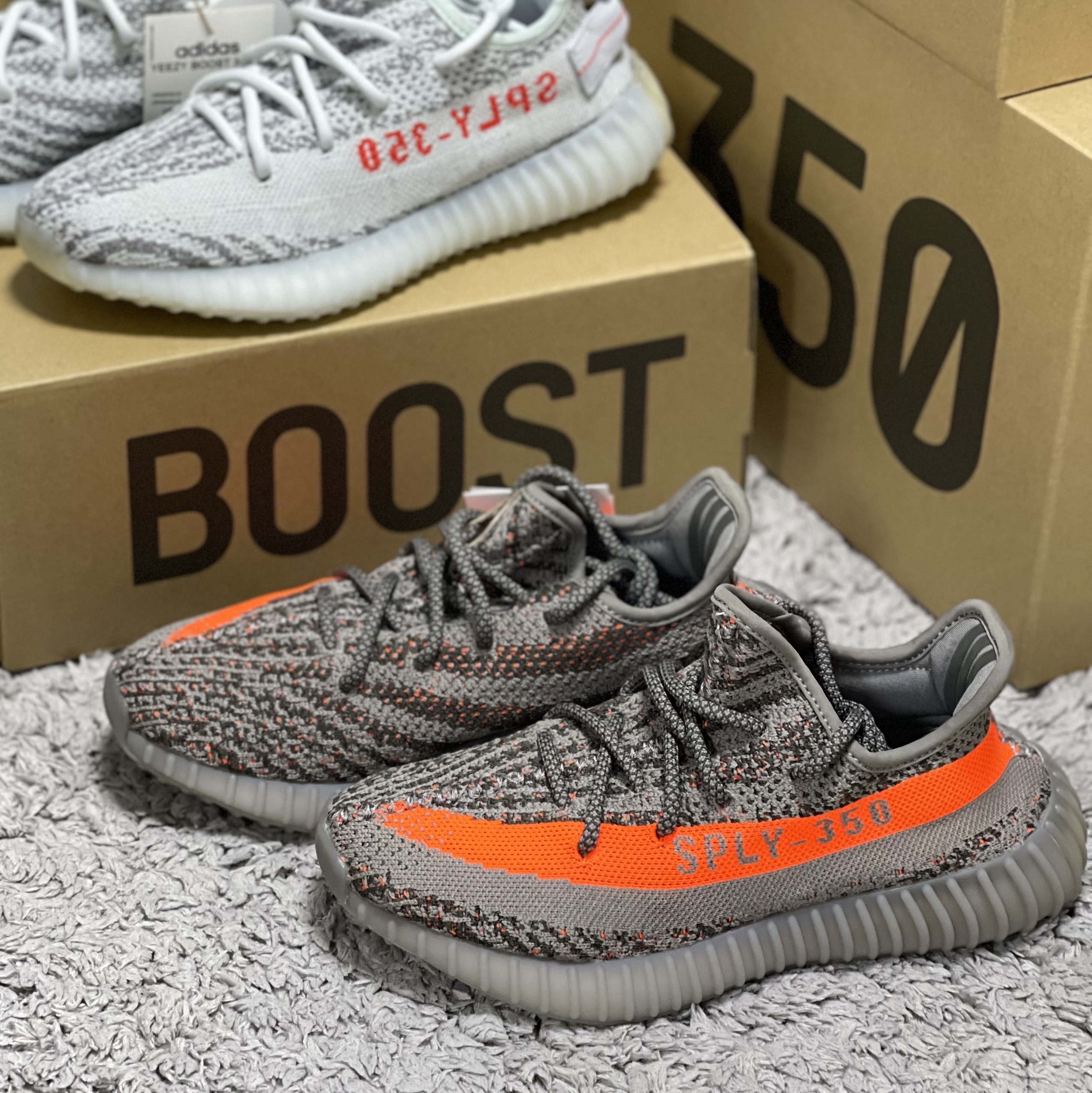 Adidas Yeezy Boost 350 V2 Beluga - Reflective, Adidas Yeezy Boost 350 V2 Blue Tint 2017 착용 스타일 - 2