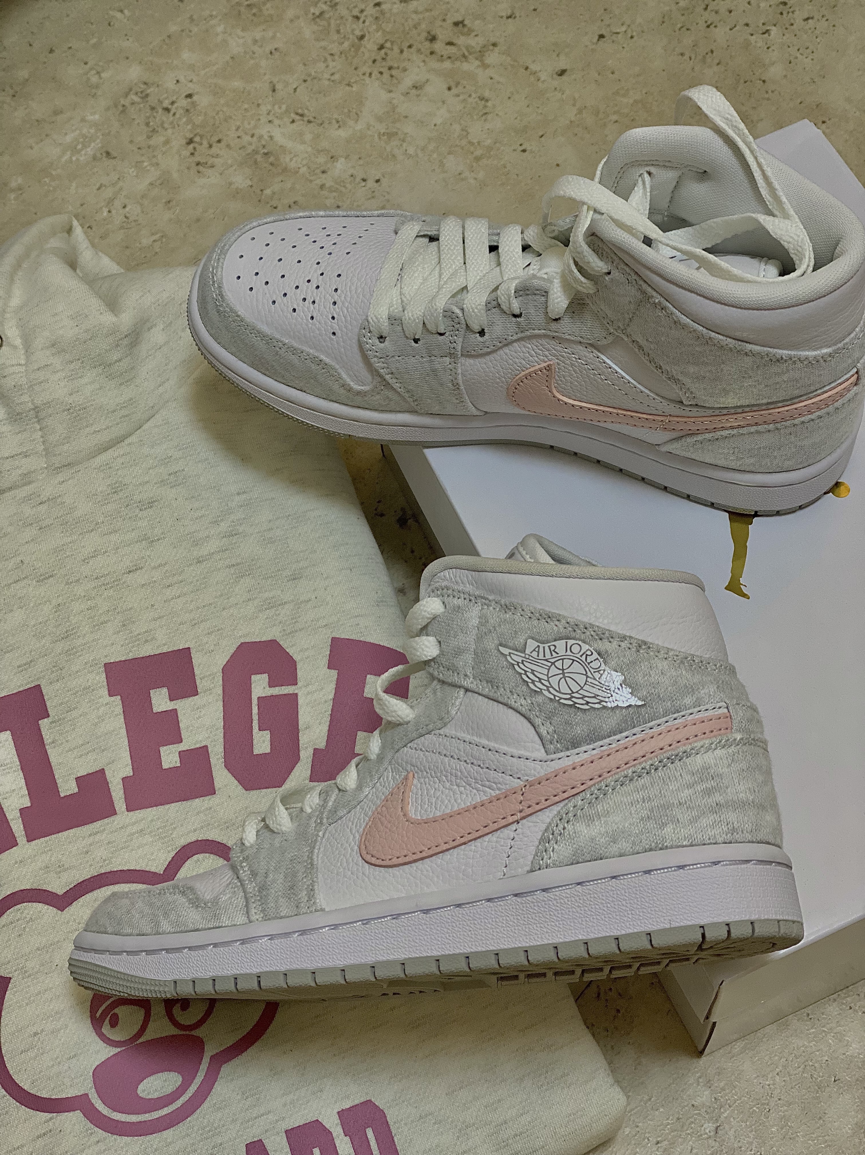 (W) Jordan 1 Mid SE Light Iron Ore 착용 스타일
