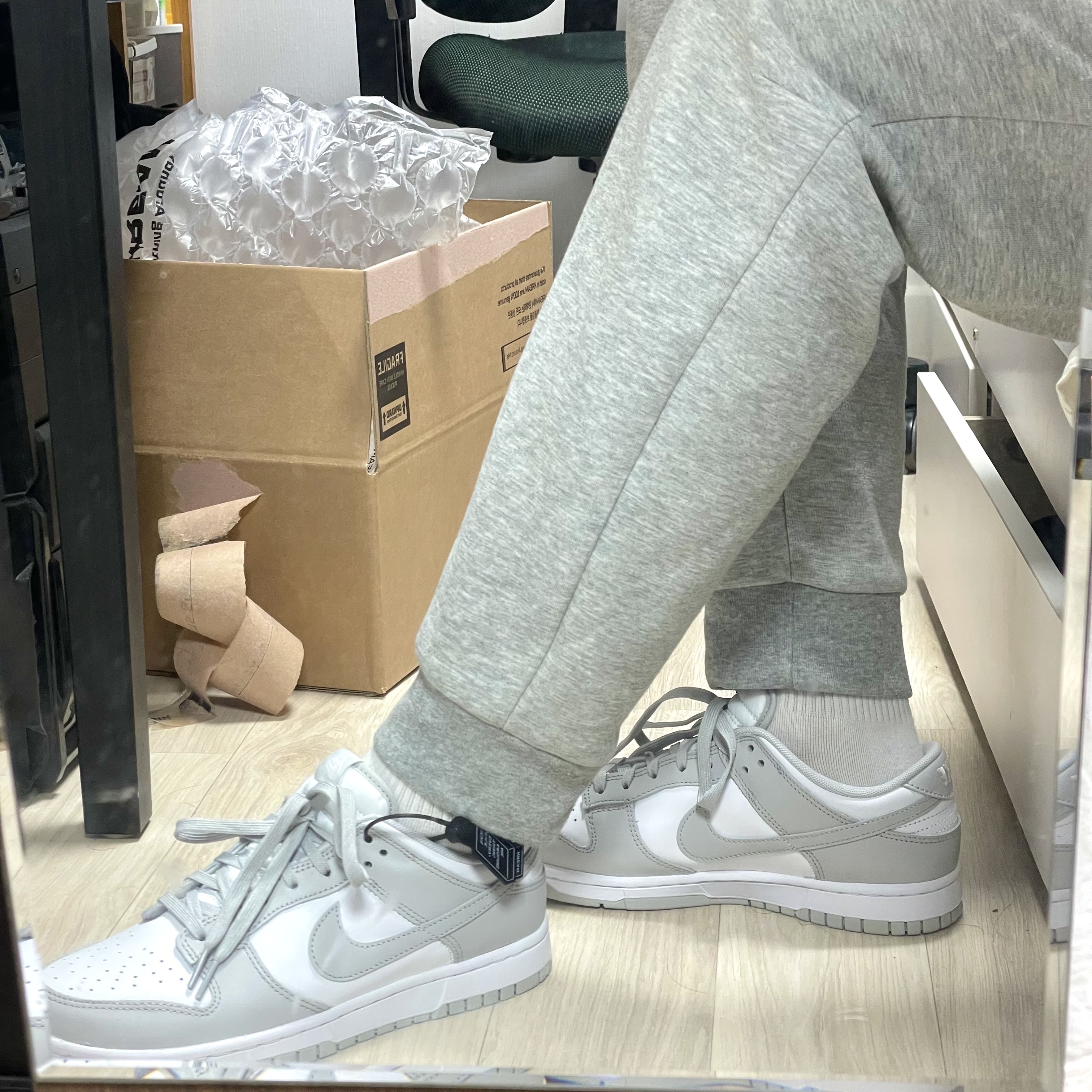Nike Dunk Low Retro Grey Fog 착용 스타일 - 1