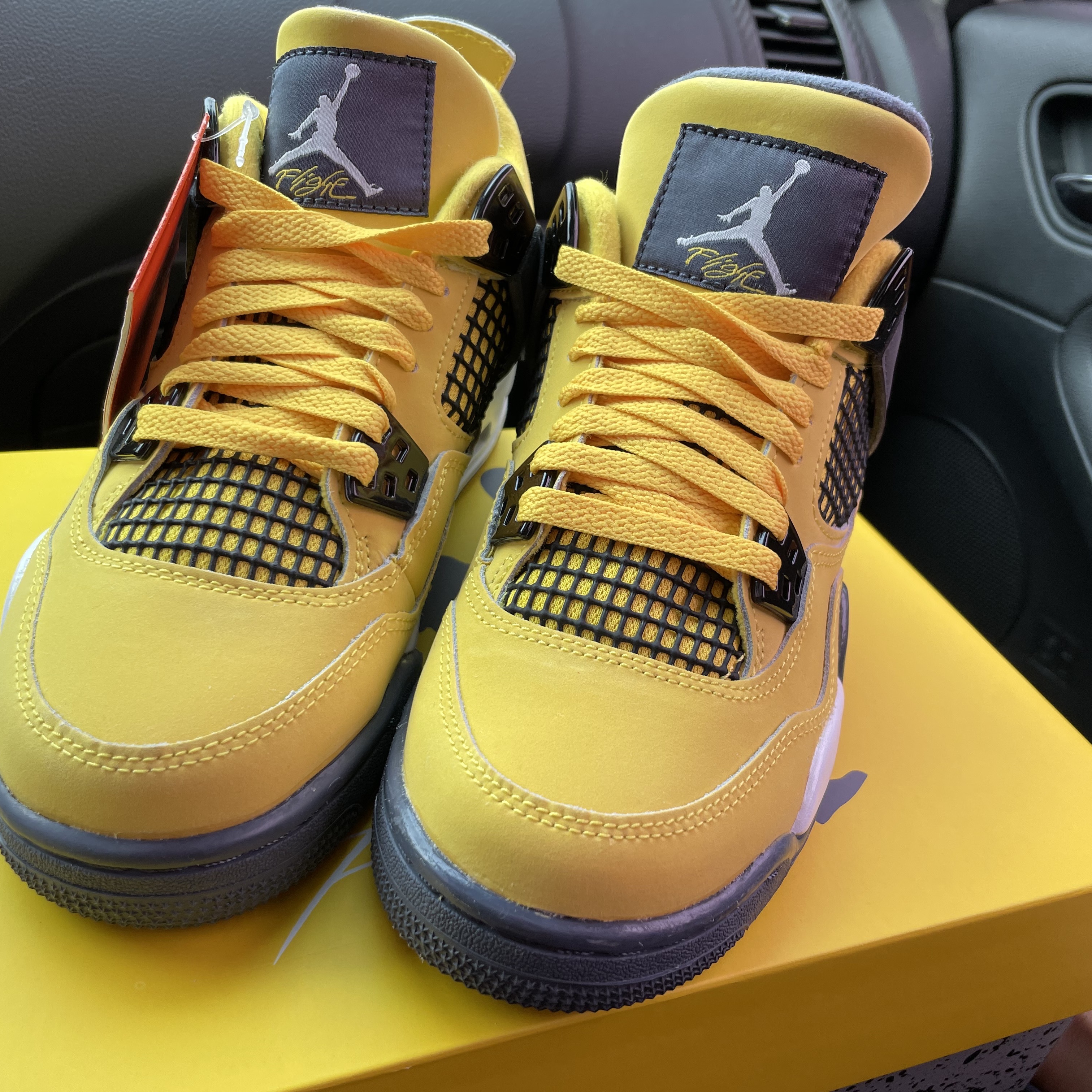(GS) Jordan 4 Retro Tour Yellow, (GS) Jordan 1 Retro High OG Pollen 착용 스타일 - 2