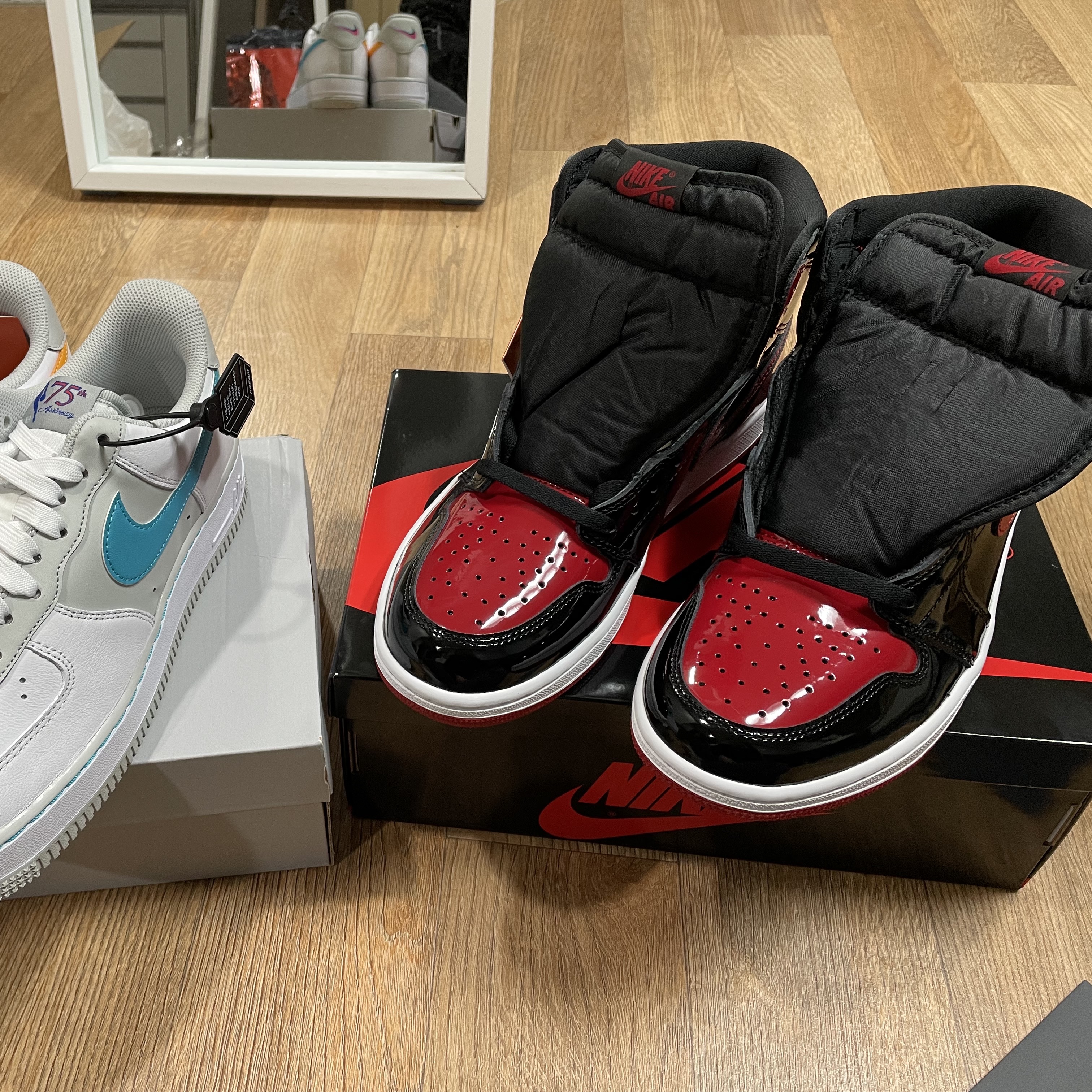 Jordan 1 Retro High OG Patent Bred 착용 스타일 - 1