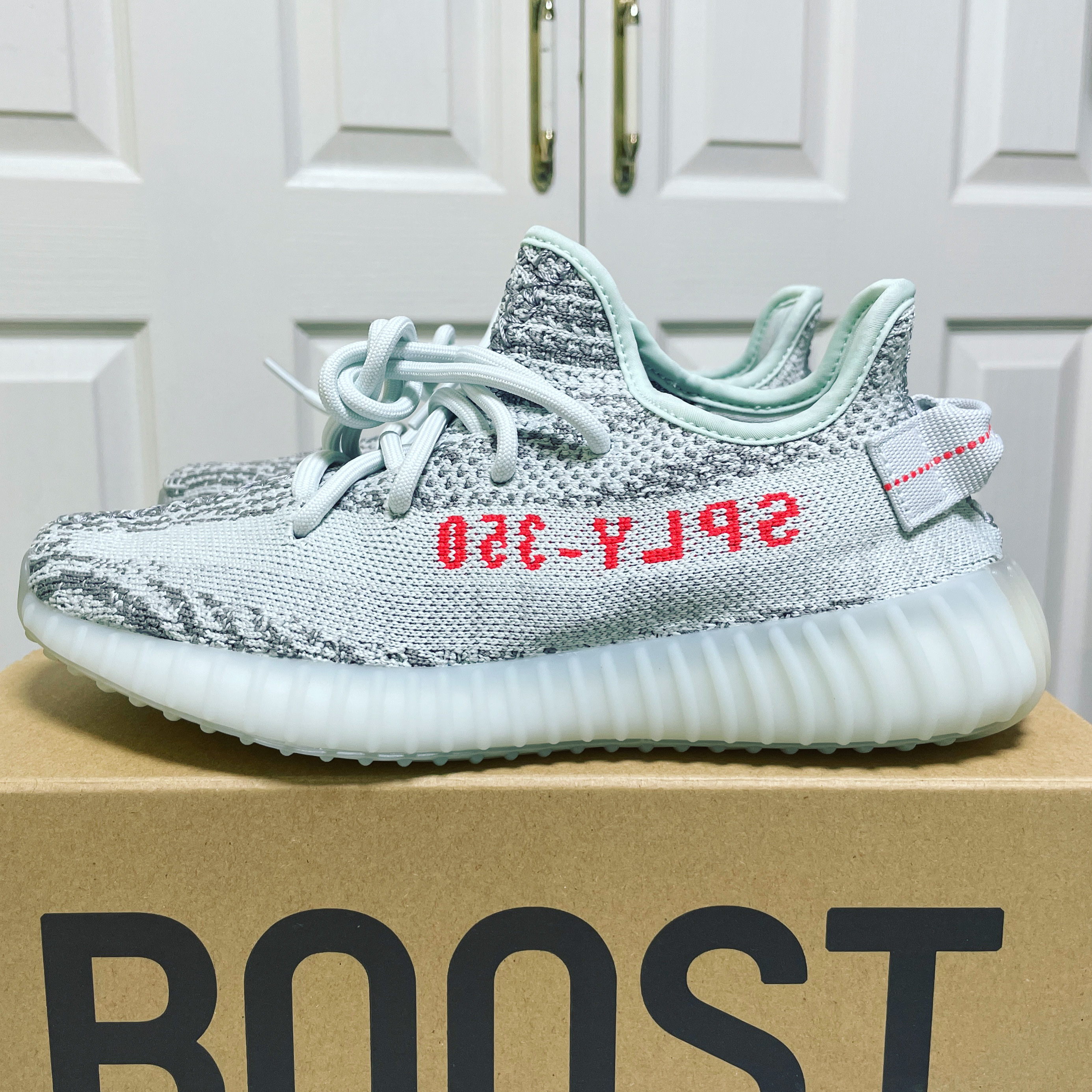Adidas Yeezy Boost 350 V2 Blue Tint 2017 착용 스타일