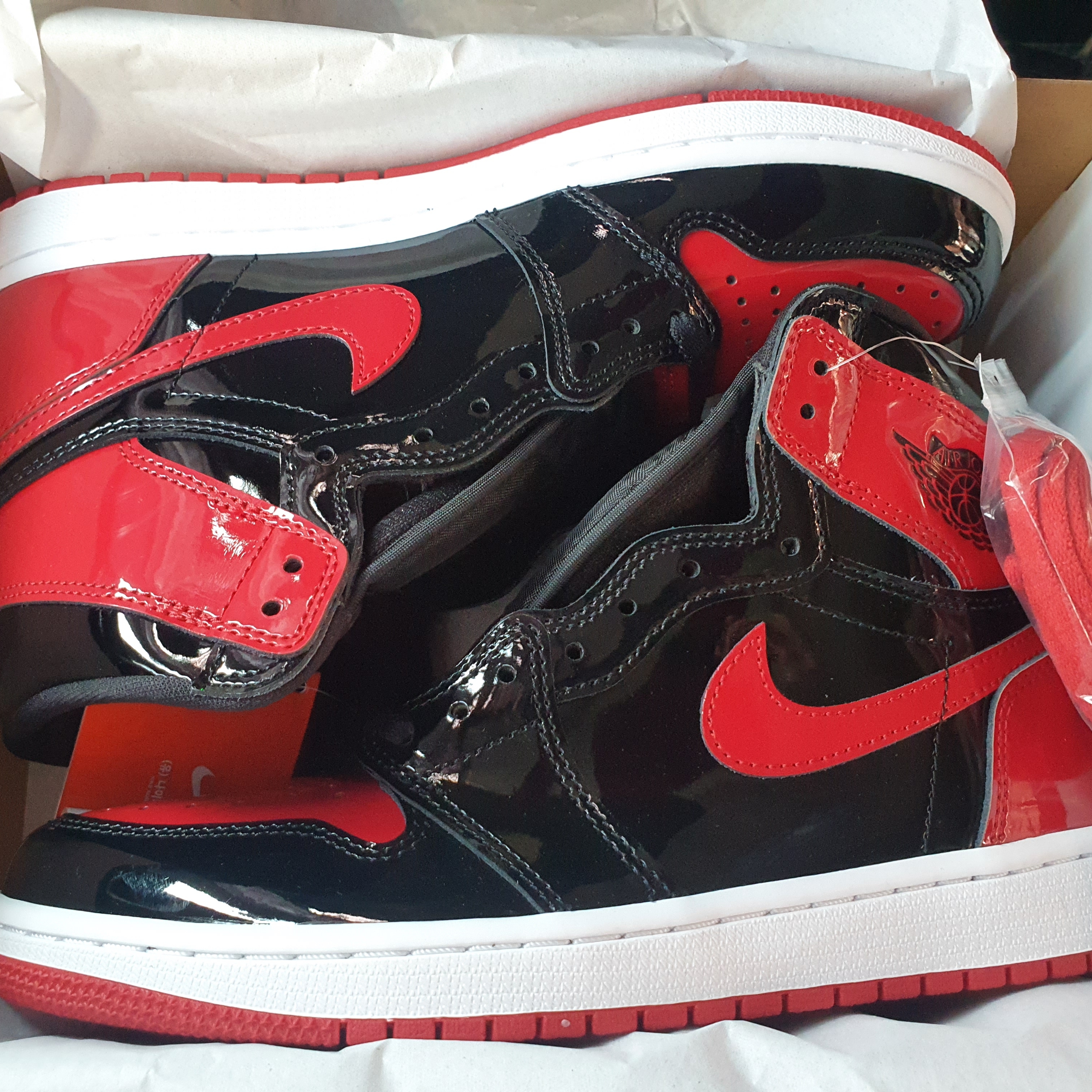 Jordan 1 Retro High OG Patent Bred 착용 스타일