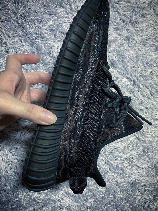 Adidas Yeezy Boost 350 V2 Blue Tint 2017, Adidas Yeezy Boost 350 V2 MX Rock 착용 스타일 - 4