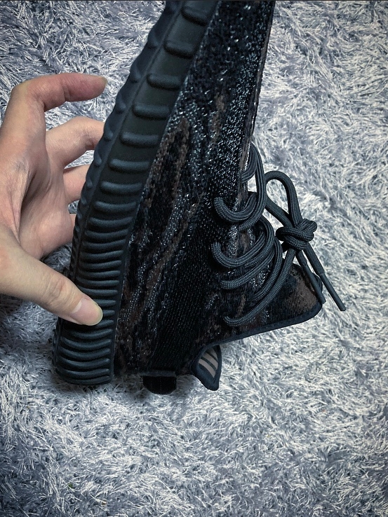 Adidas Yeezy Boost 350 V2 Blue Tint 2017, Adidas Yeezy Boost 350 V2 MX Rock 착용 스타일 - 3