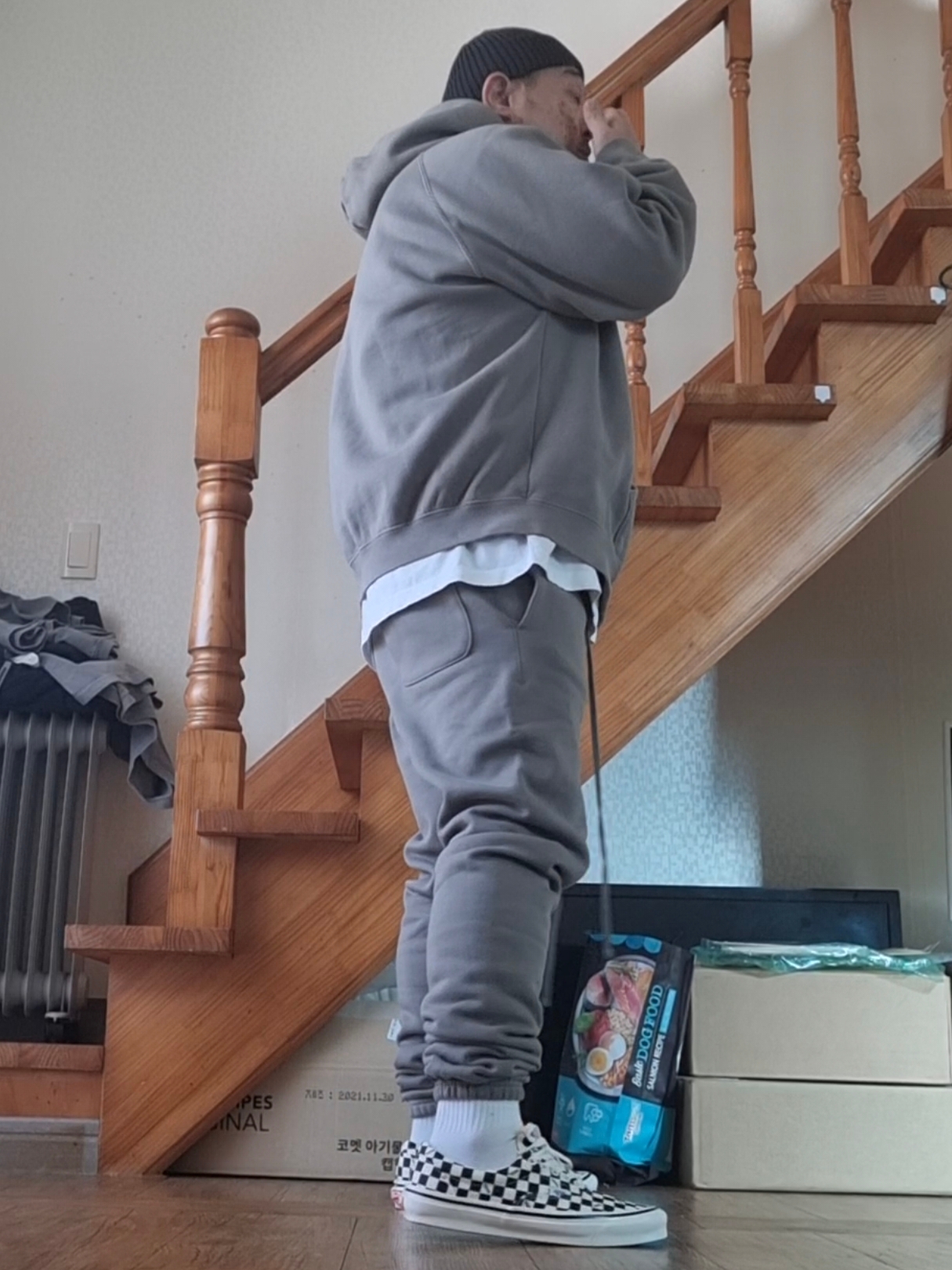 Essentials Sweatpants Cement - 20FW, Vans Vault OG Era LX Checkerboard Canvas 착용 스타일 - 1